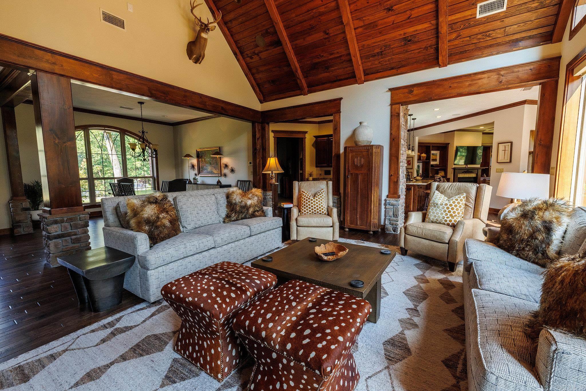 Mountain Ridge - Residential