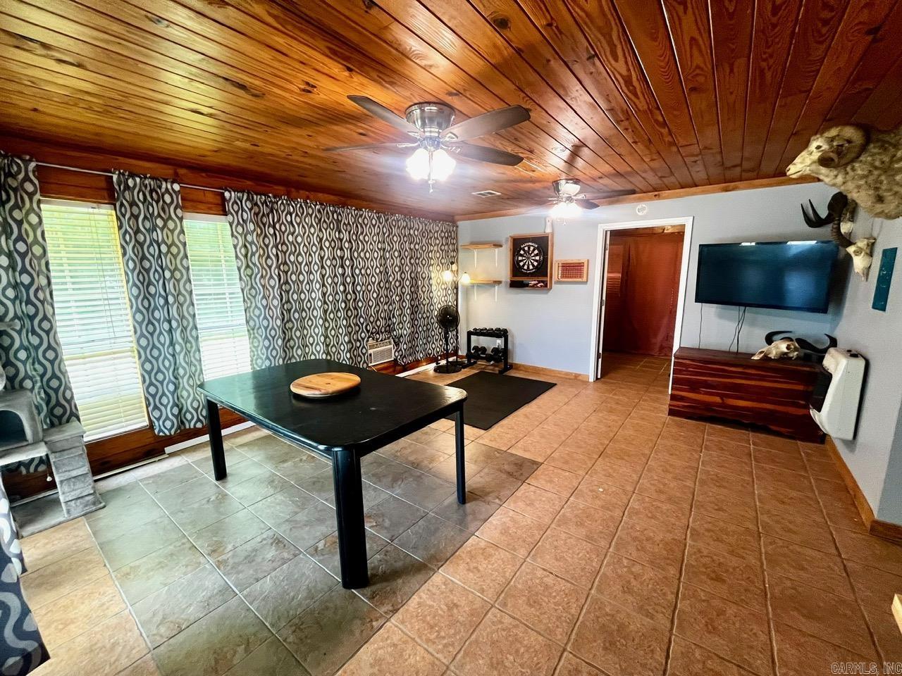 SHADY BROOK - Residential