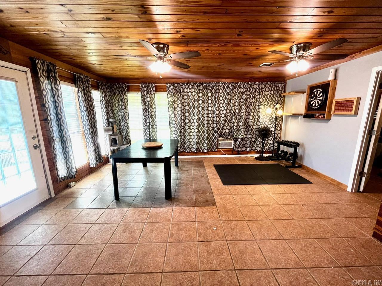 SHADY BROOK - Residential