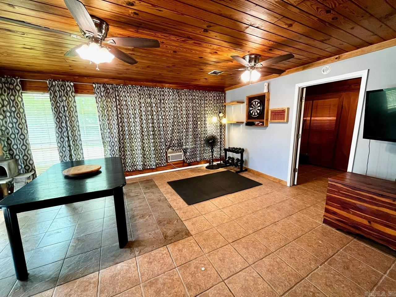 SHADY BROOK - Residential