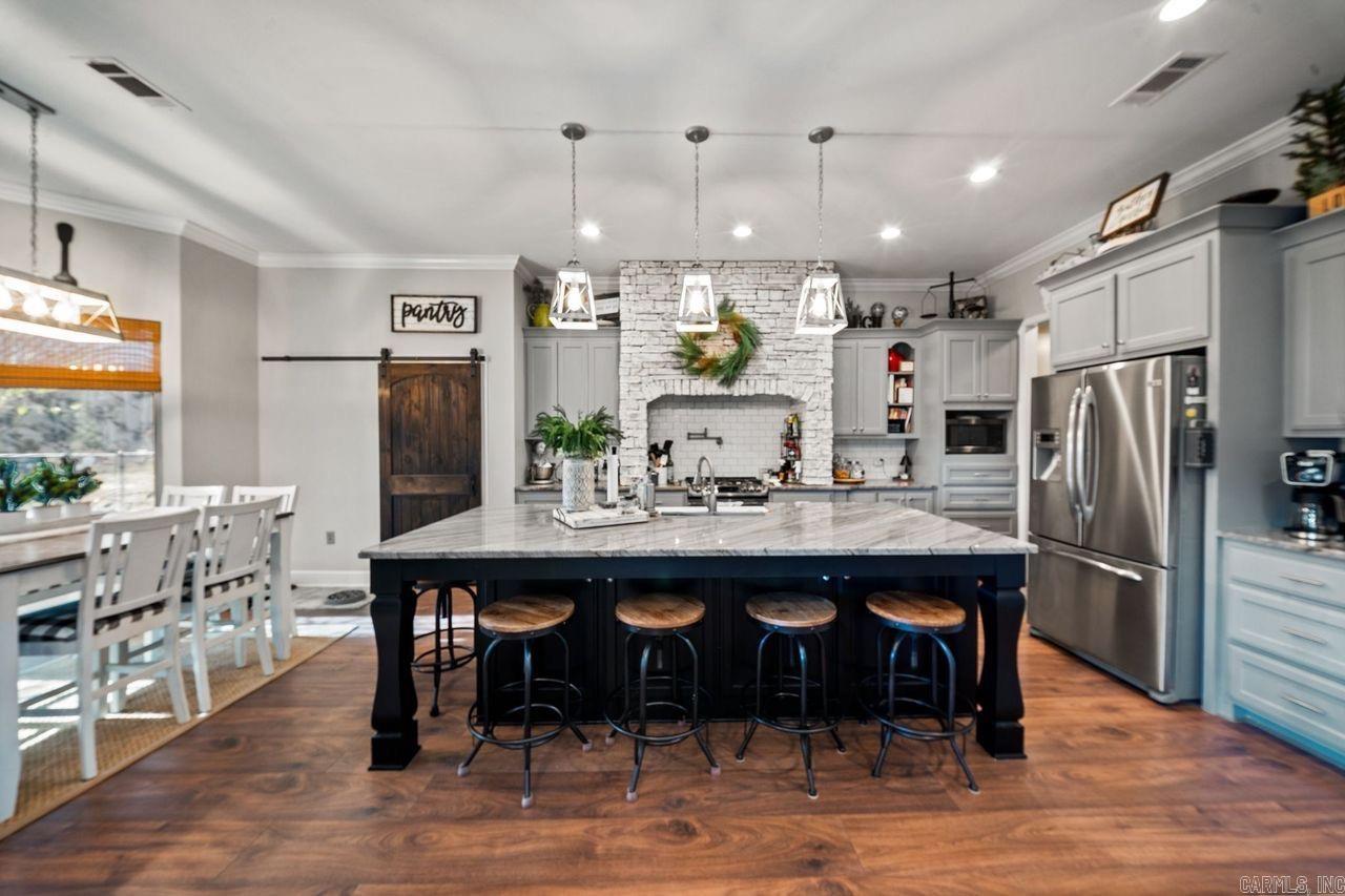 ROLLING MEADOW ESTATES - Residential