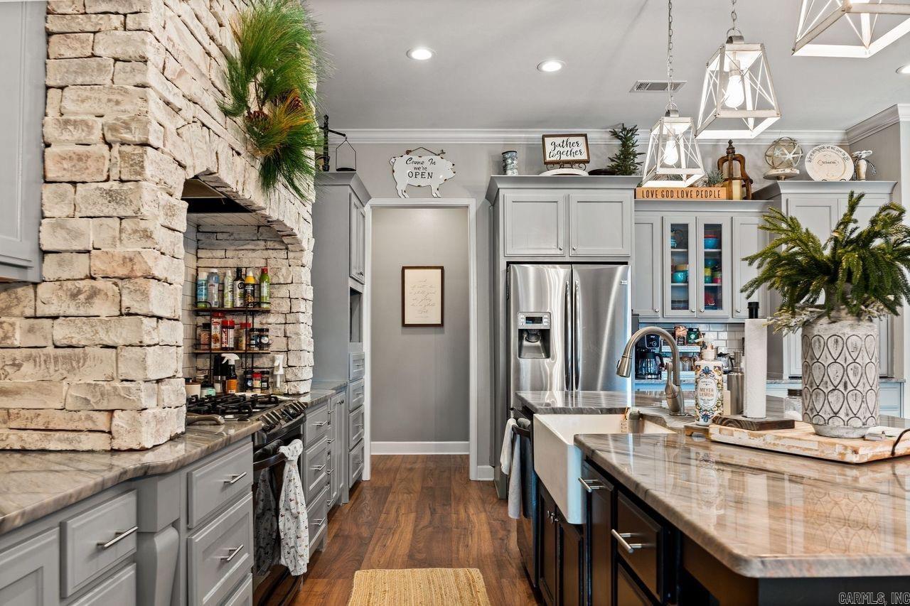 ROLLING MEADOW ESTATES - Residential