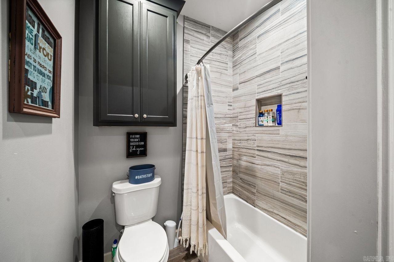 ROLLING MEADOW ESTATES - Residential