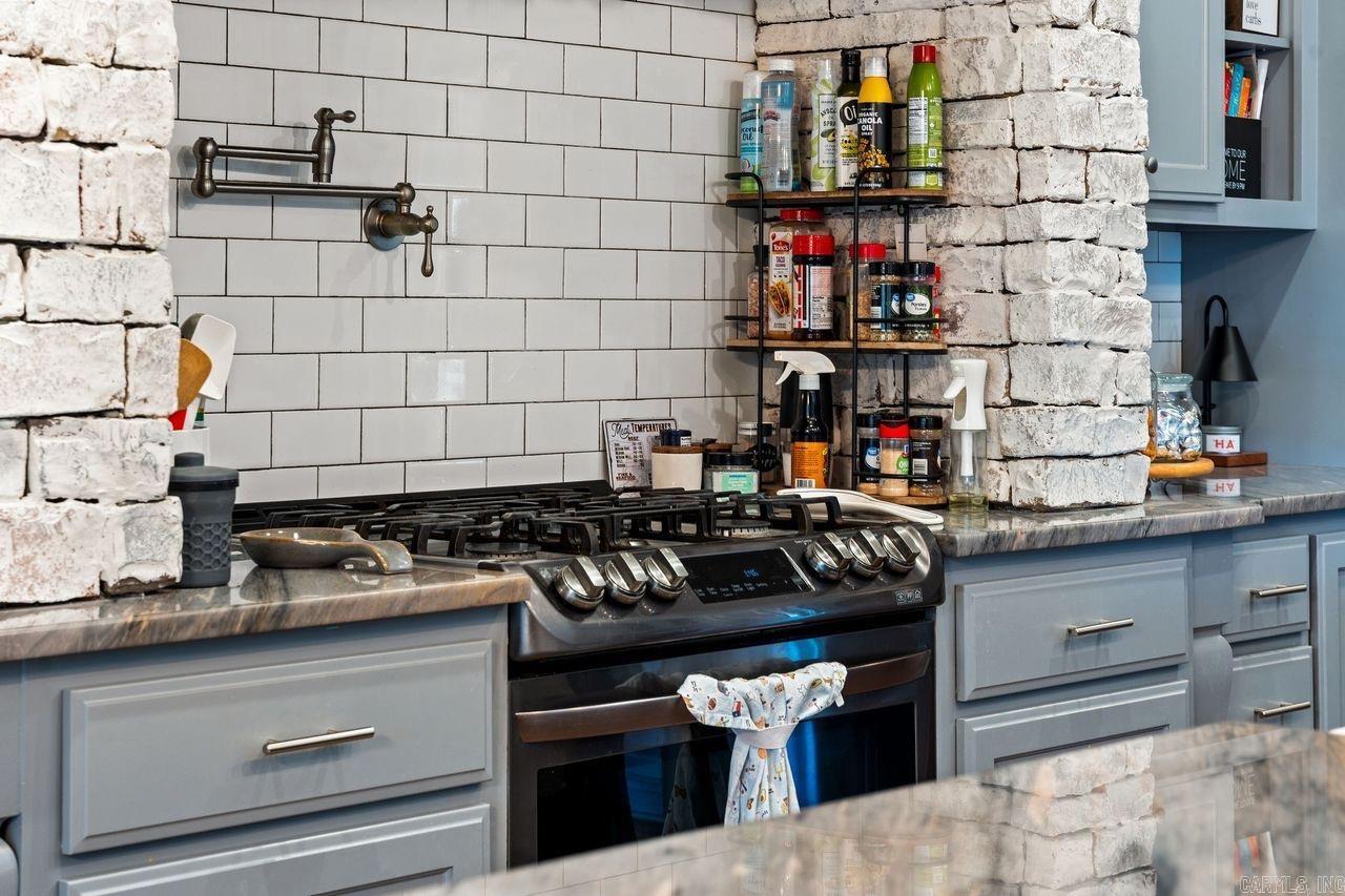 ROLLING MEADOW ESTATES - Residential