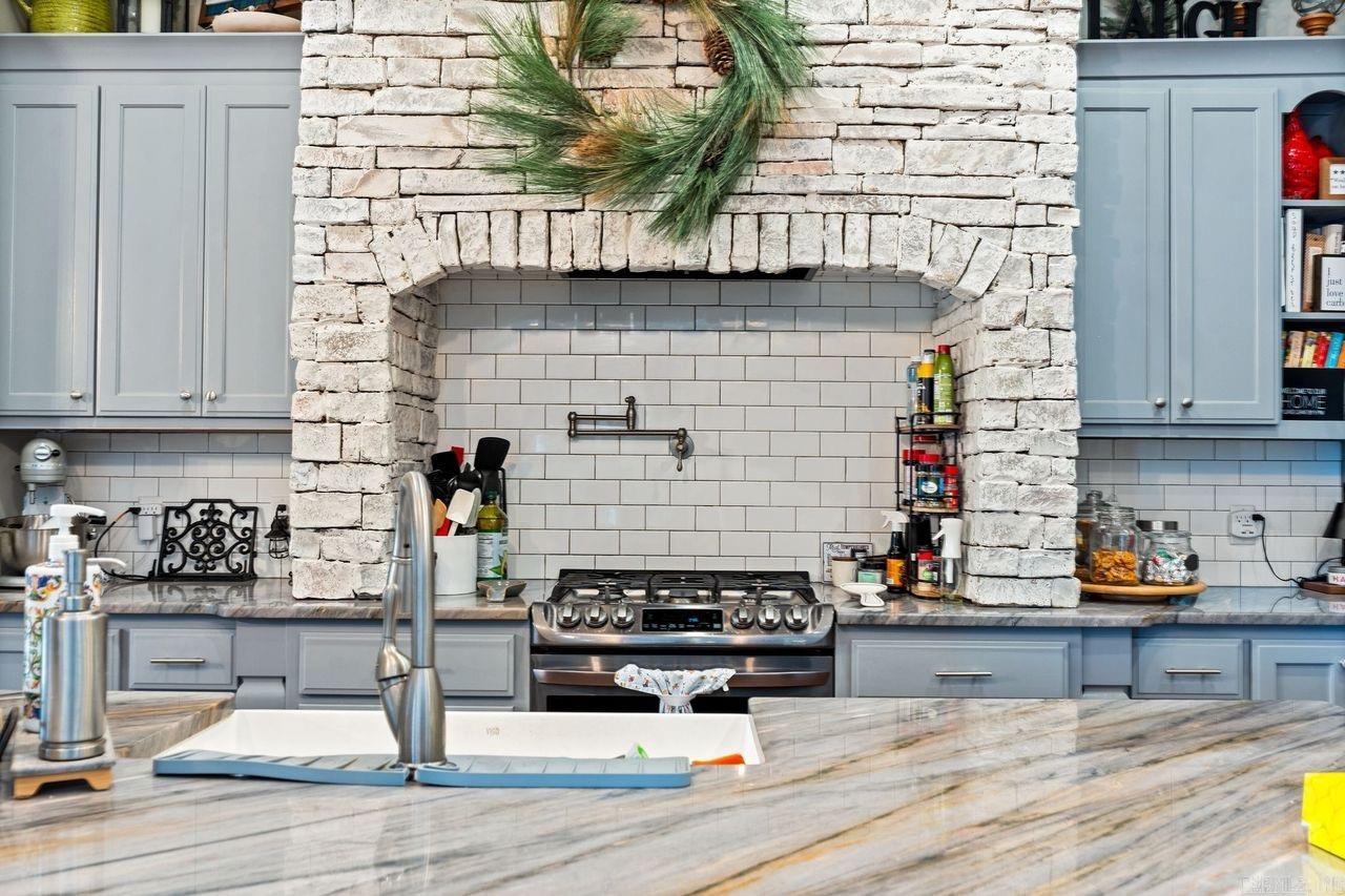 ROLLING MEADOW ESTATES - Residential