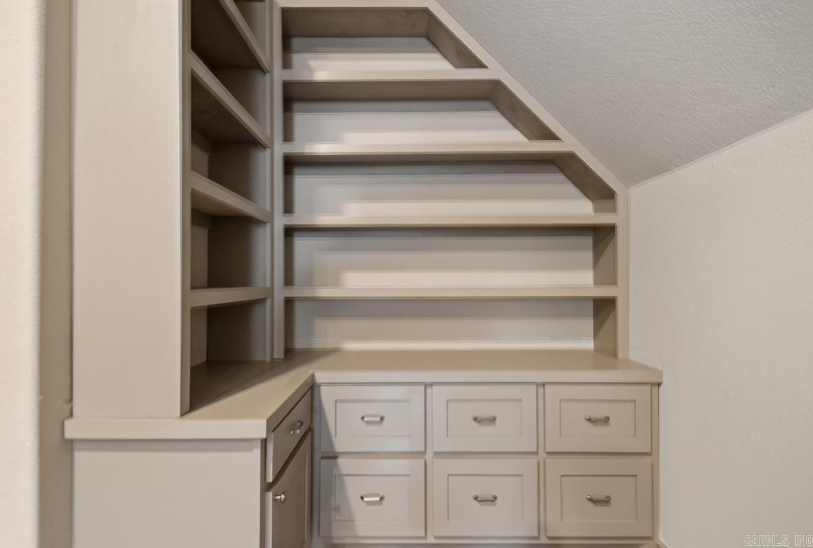 HURRICANE LAKE EST - Residential