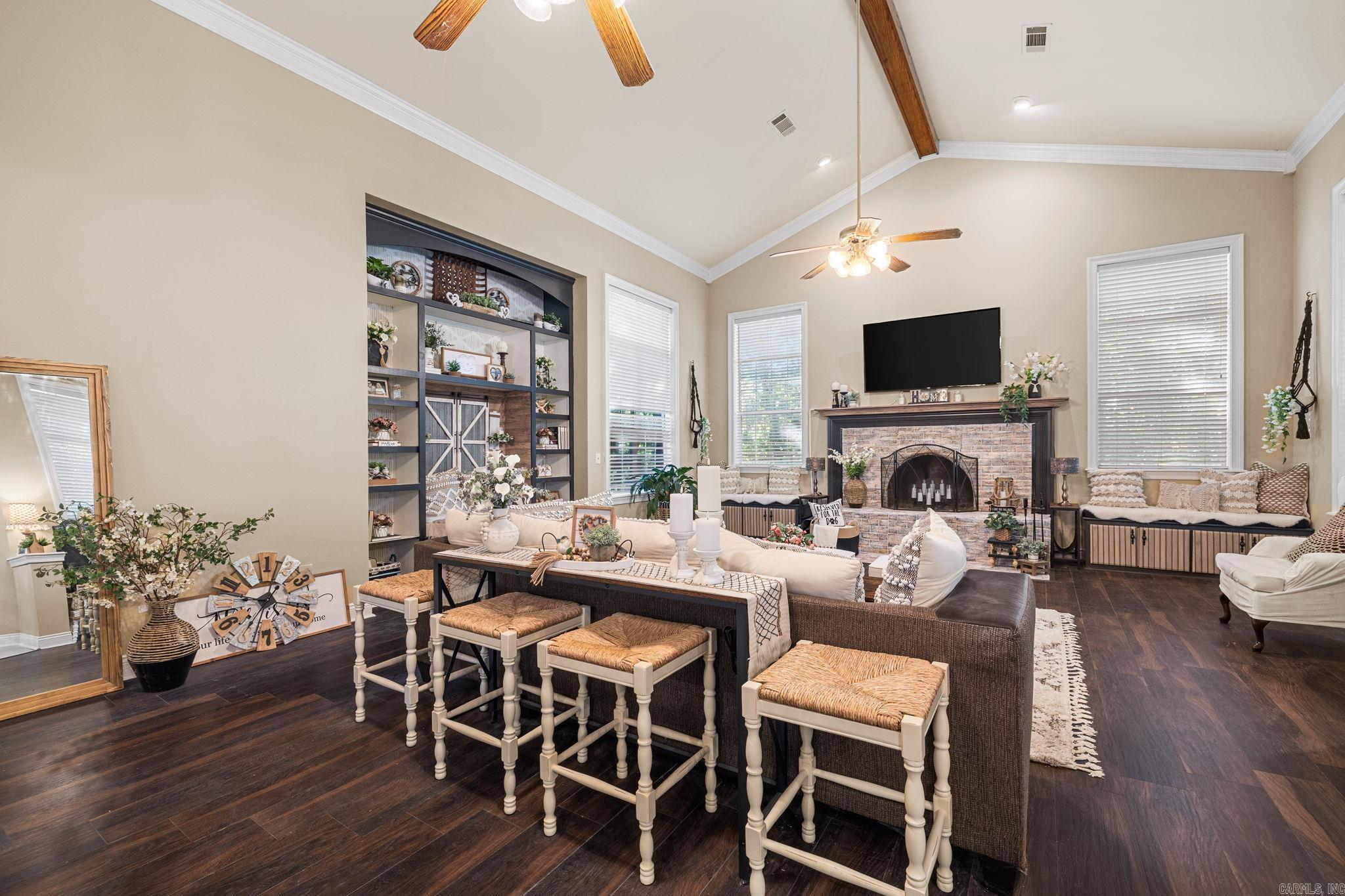 WOODMEADE - Residential