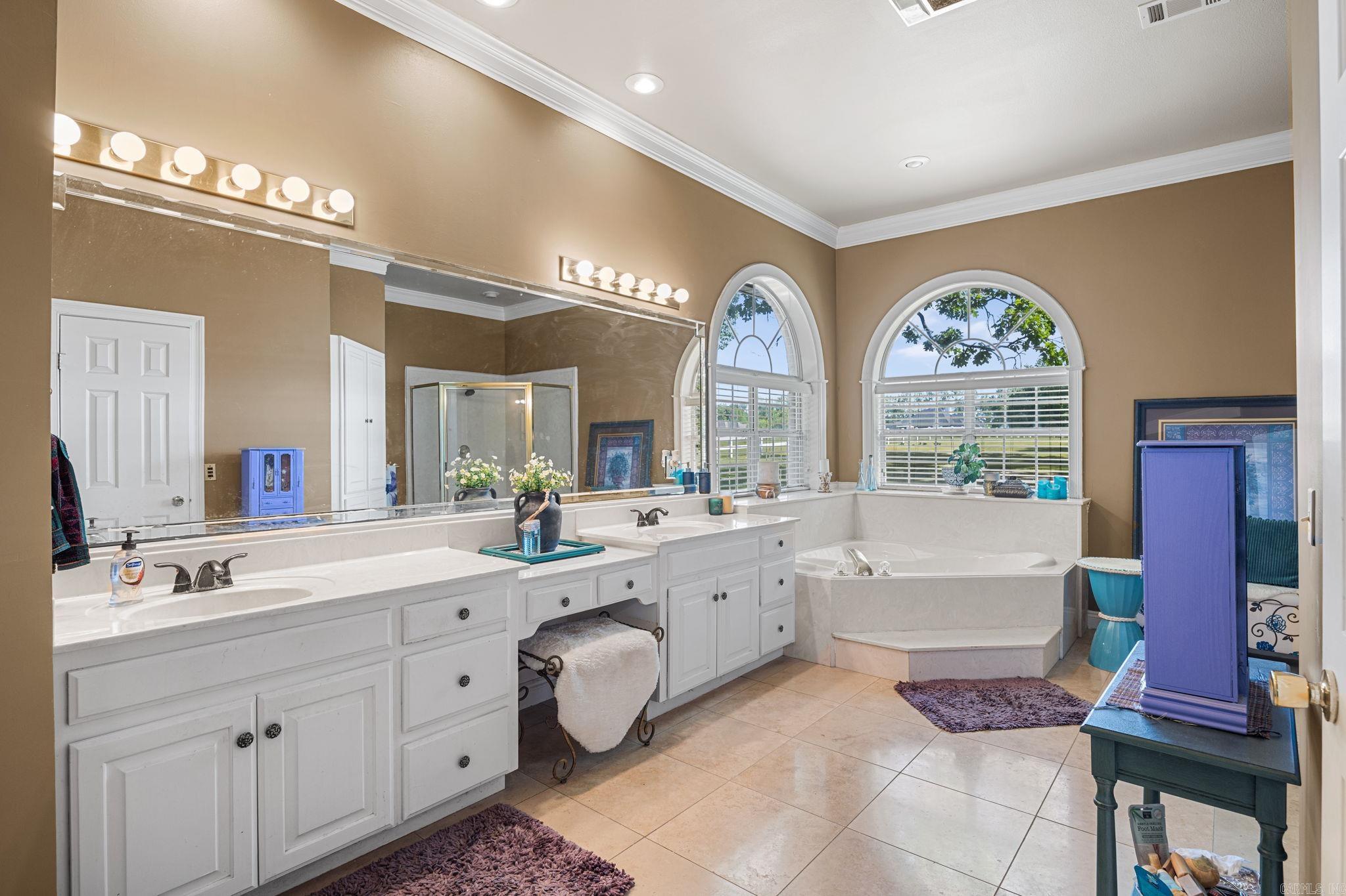 WOODMEADE - Residential