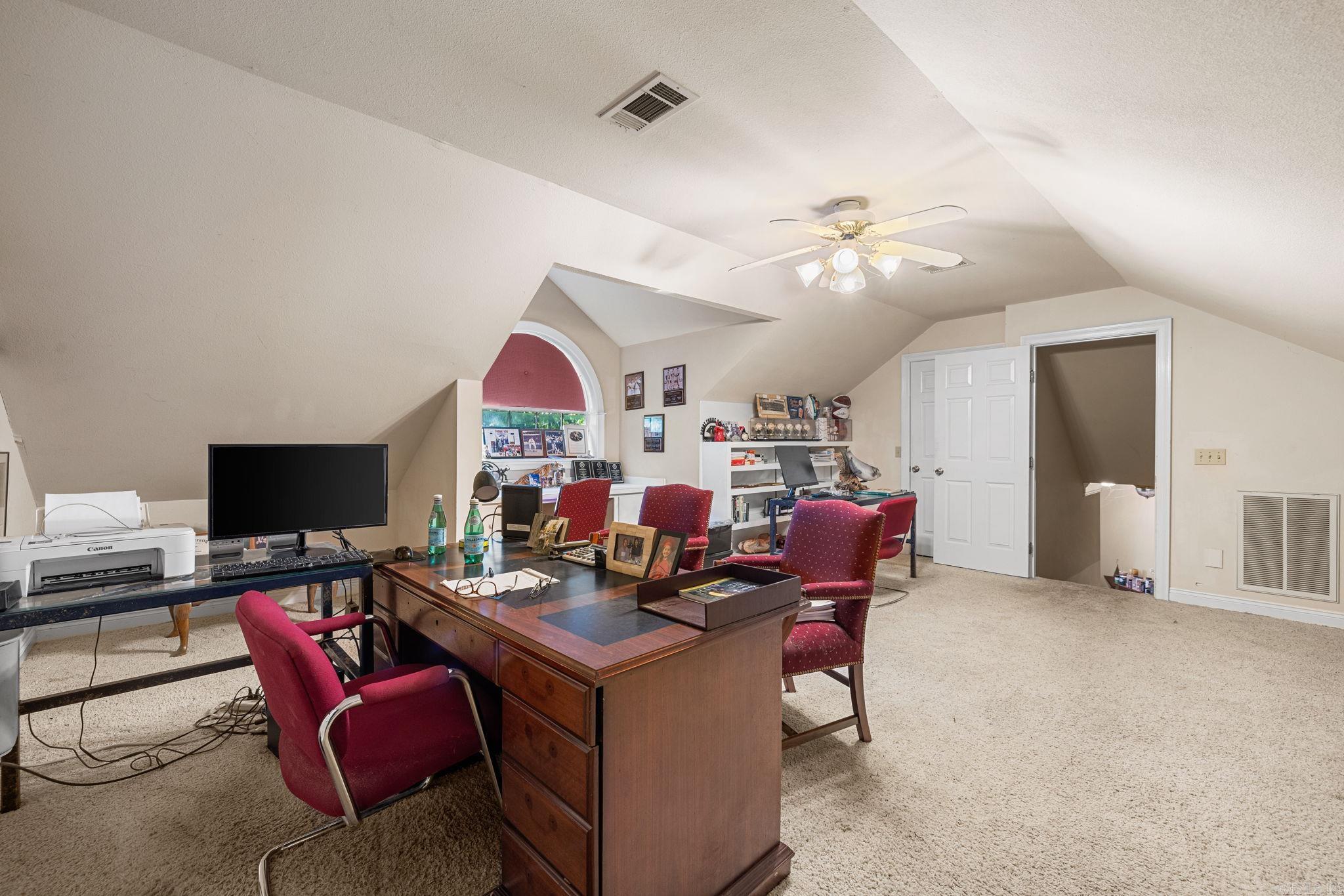 WOODMEADE - Residential