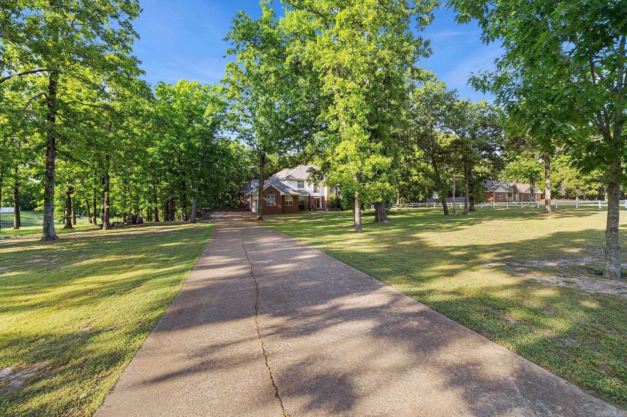 WOODMEADE - Residential