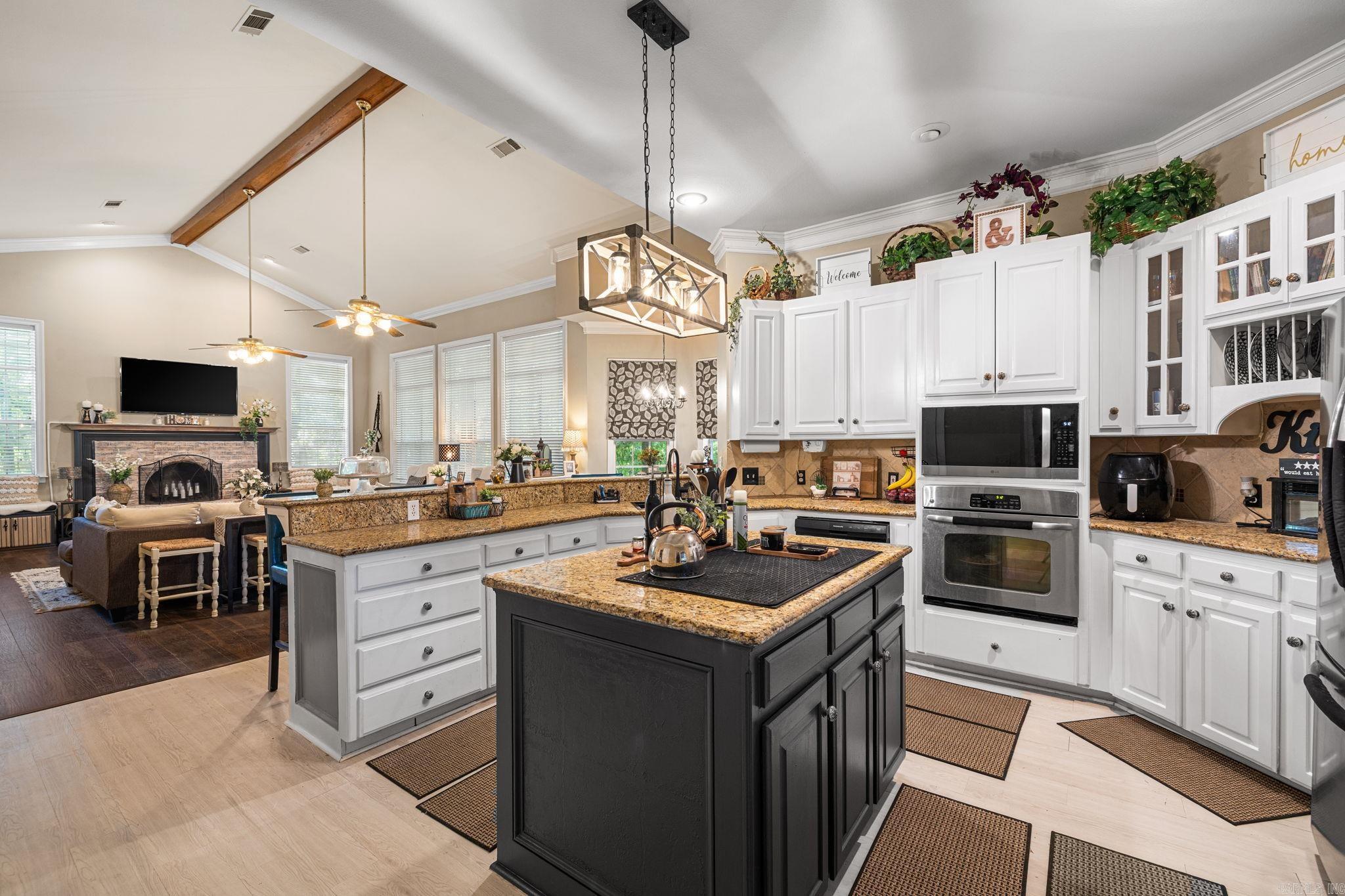 WOODMEADE - Residential