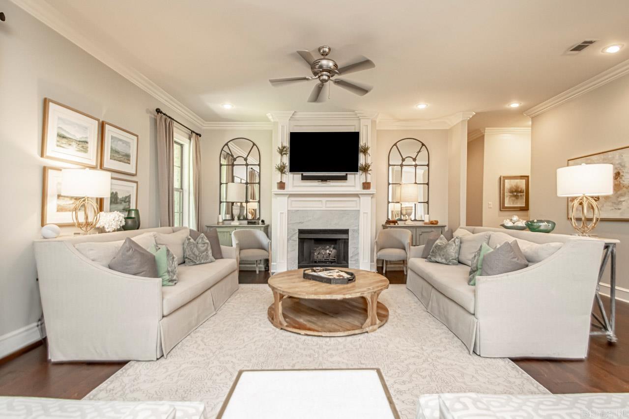 WOODLANDS EDGE - Residential