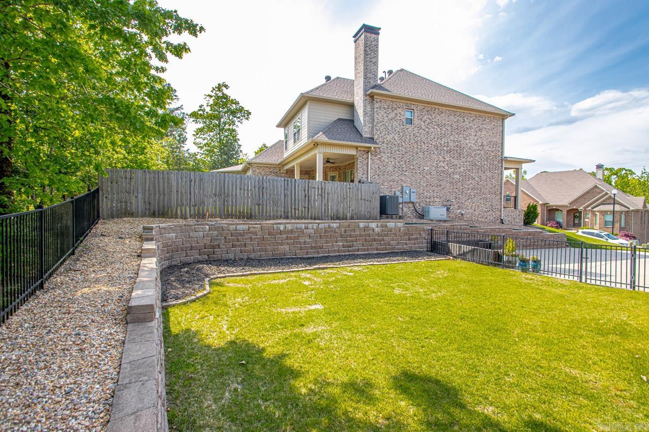WOODLANDS EDGE - Residential