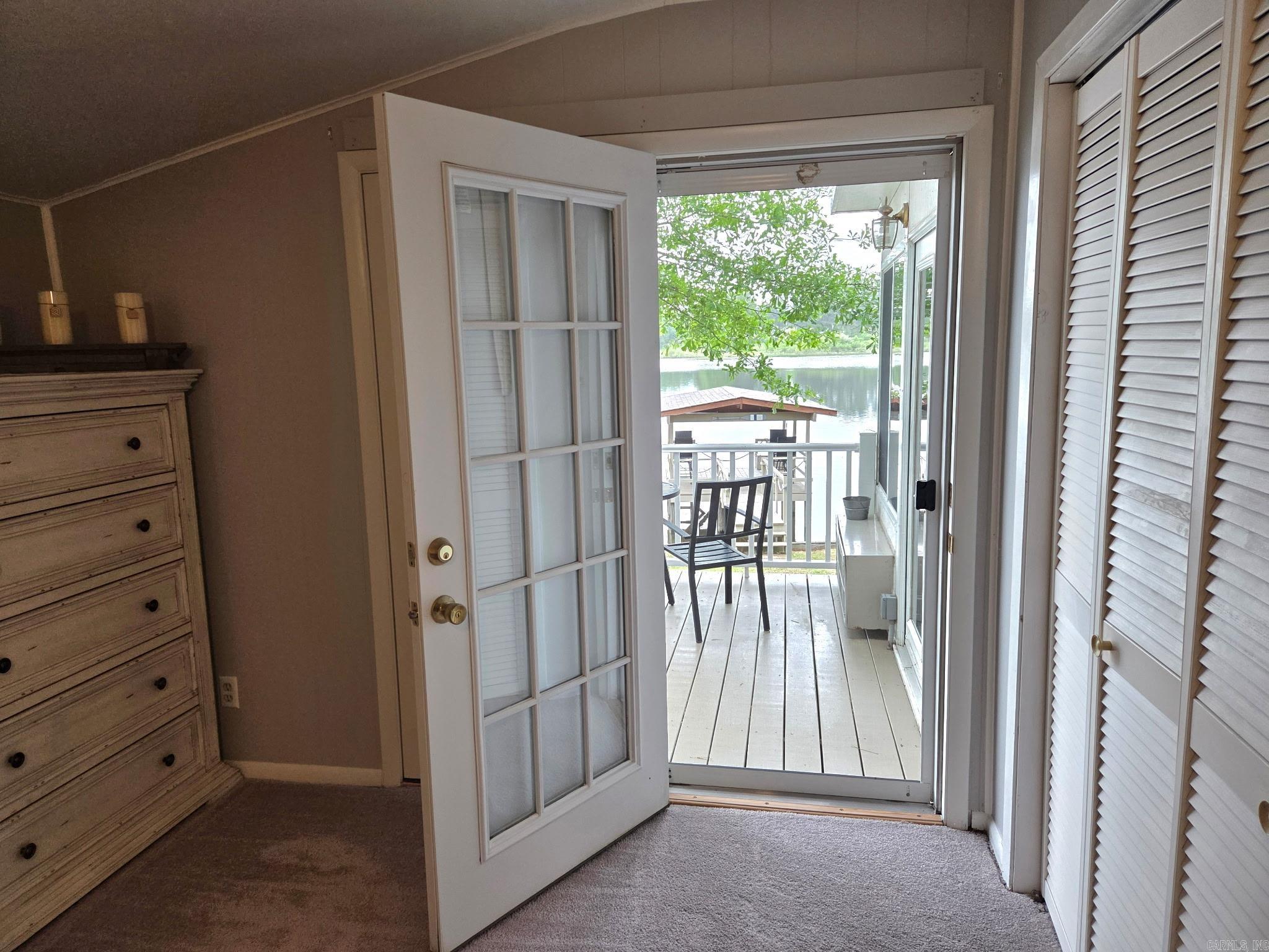 Lake Mena - Residential