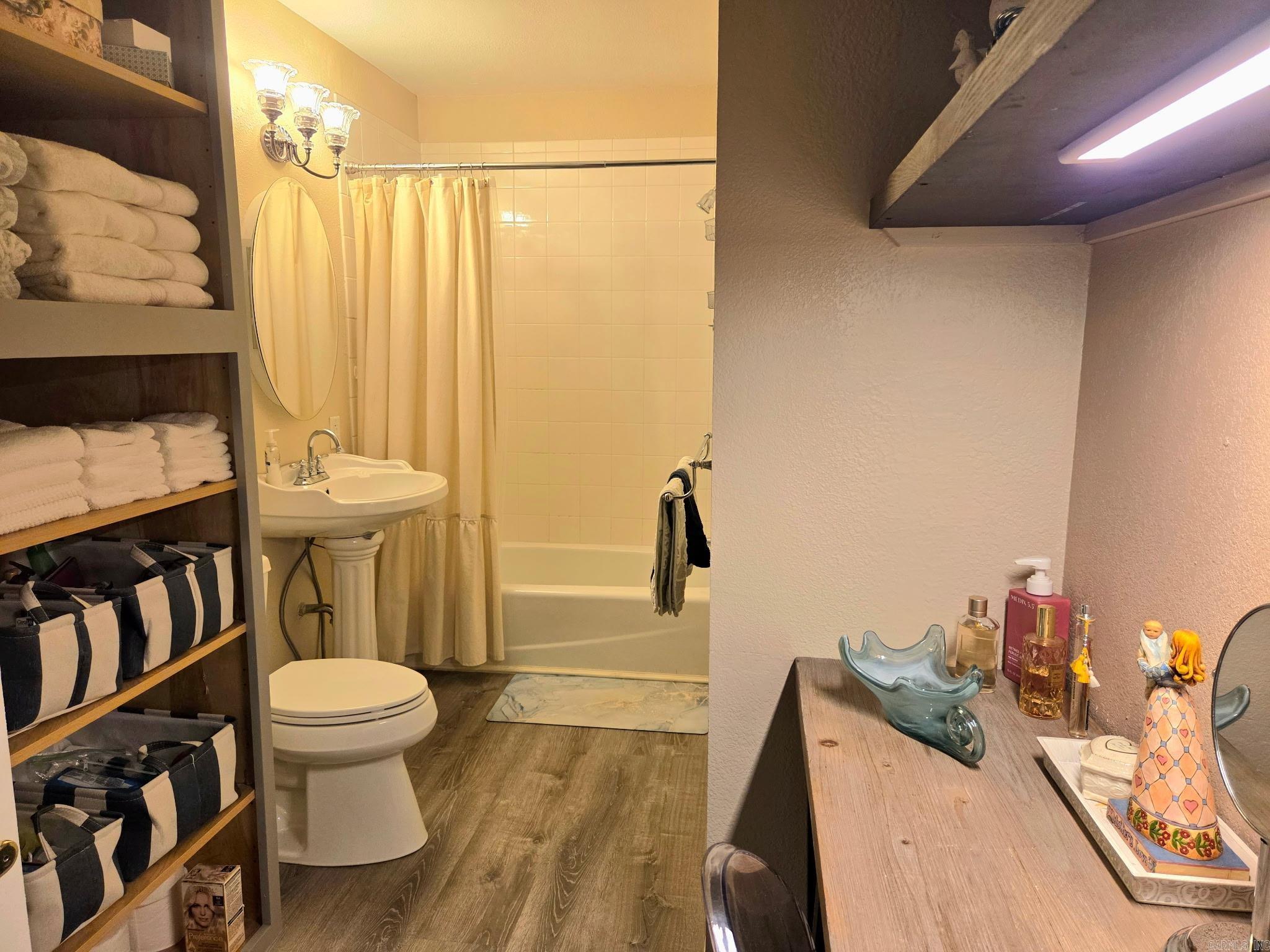 Lake Mena - Residential