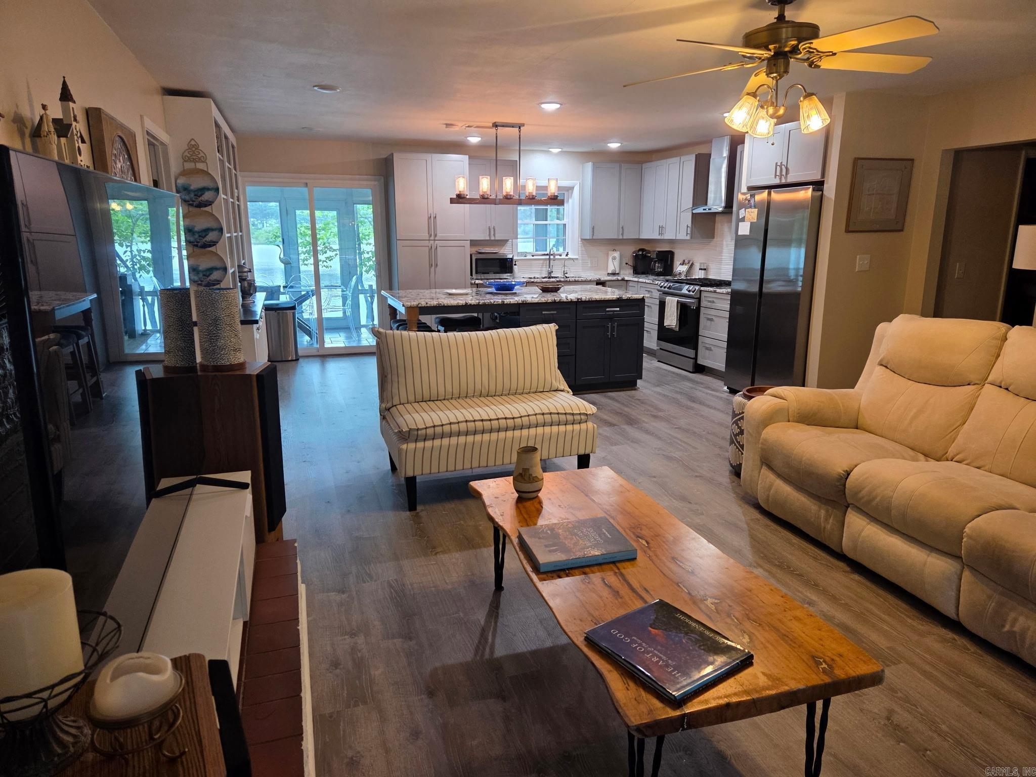 Lake Mena - Residential