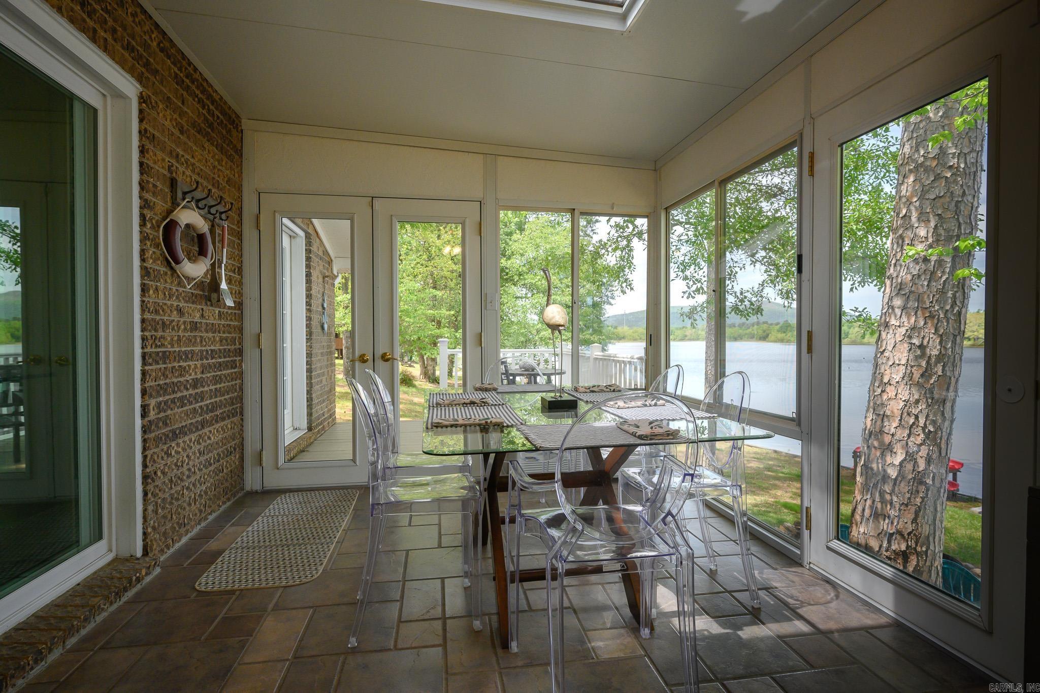 Lake Mena - Residential