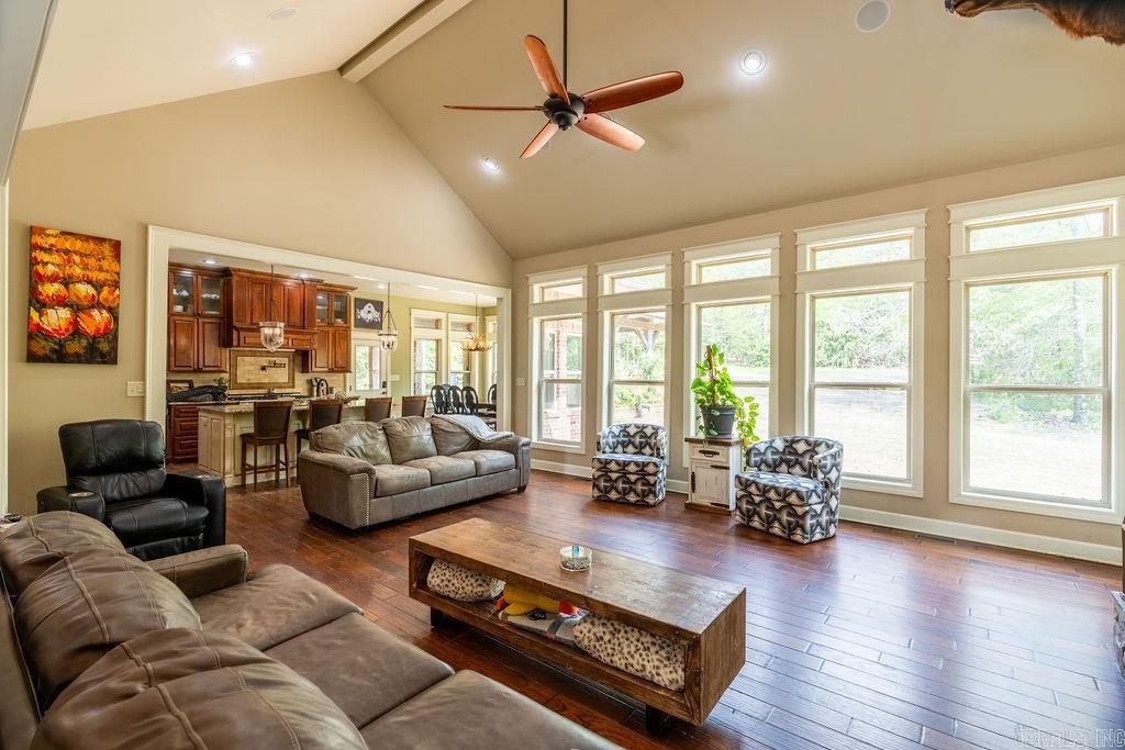 SOUTHERN HILLS EST - Residential