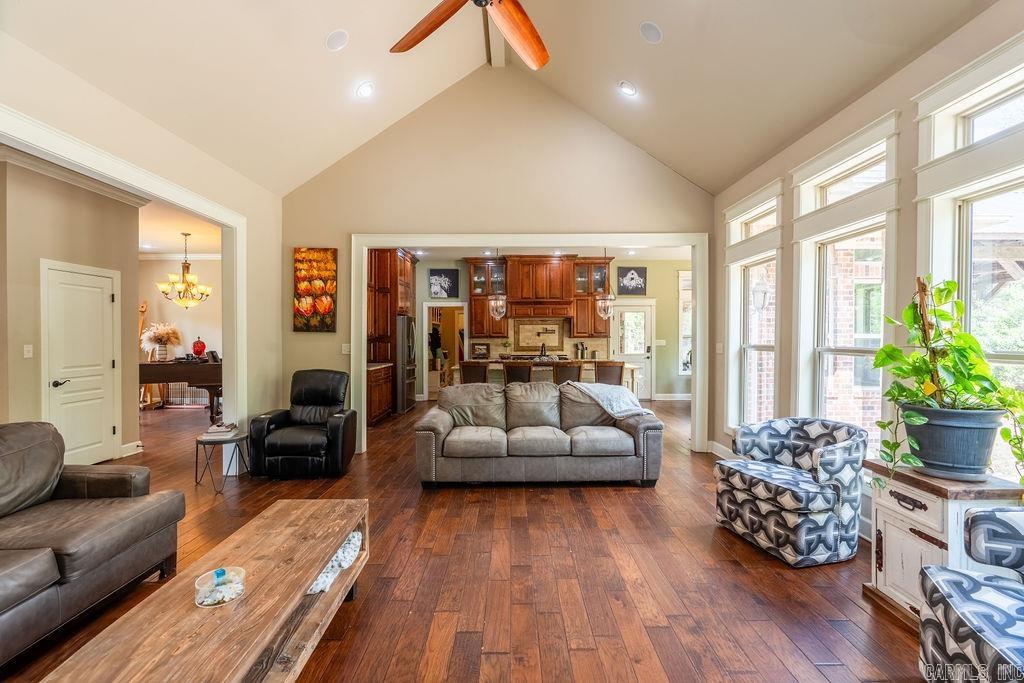 SOUTHERN HILLS EST - Residential