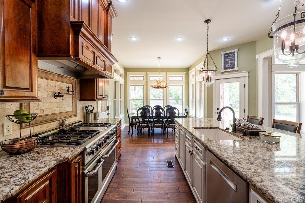SOUTHERN HILLS EST - Residential