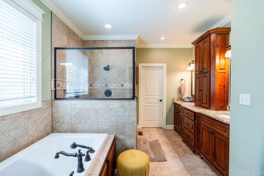 SOUTHERN HILLS EST - Residential