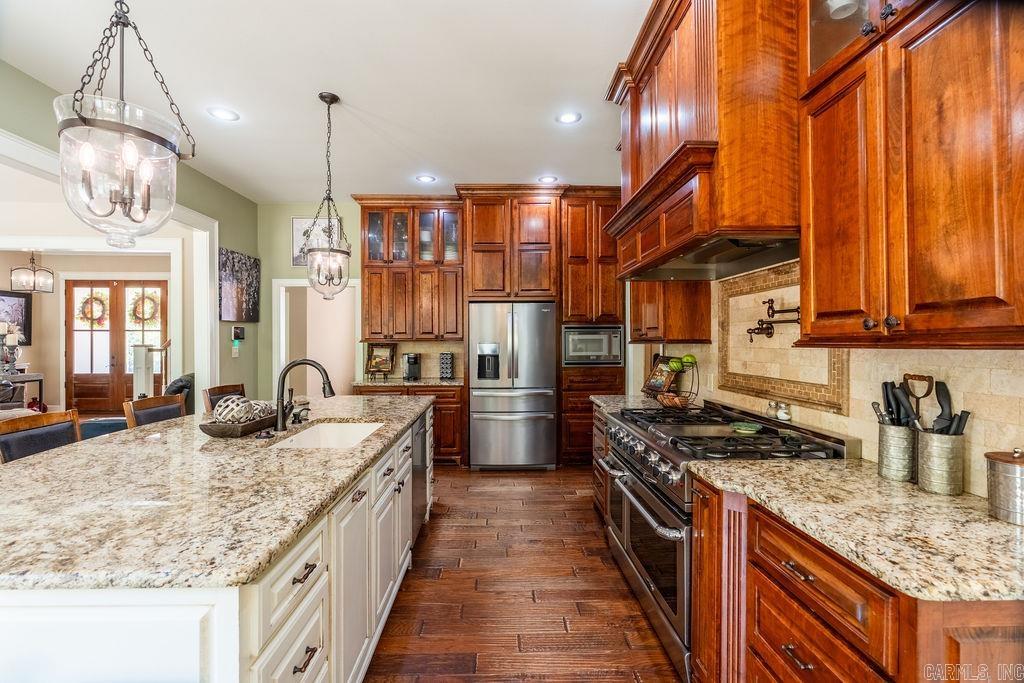 SOUTHERN HILLS EST - Residential