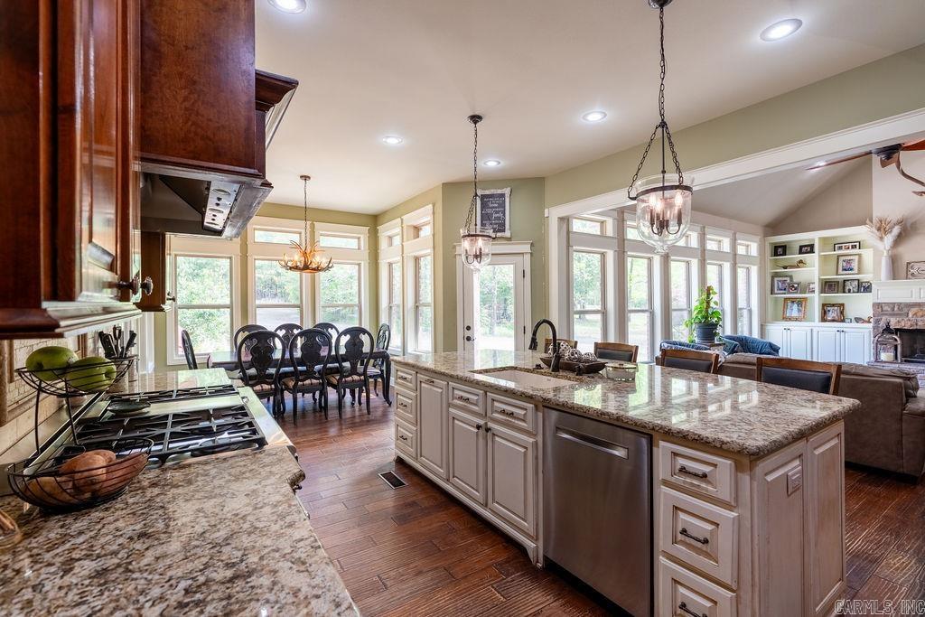 SOUTHERN HILLS EST - Residential