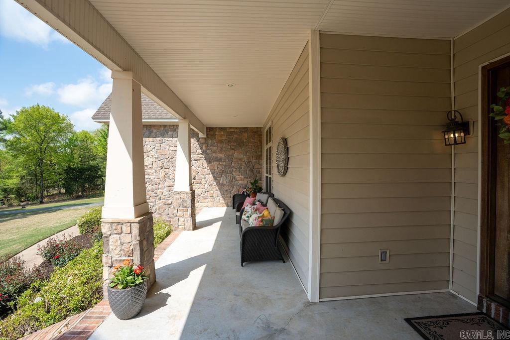 SOUTHERN HILLS EST - Residential