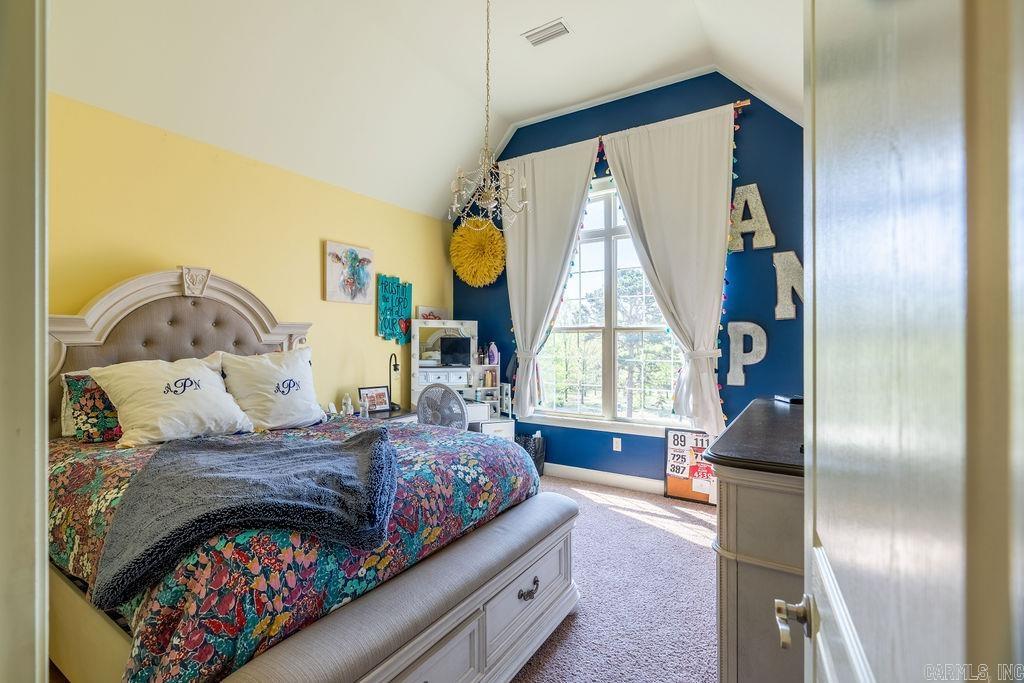 SOUTHERN HILLS EST - Residential