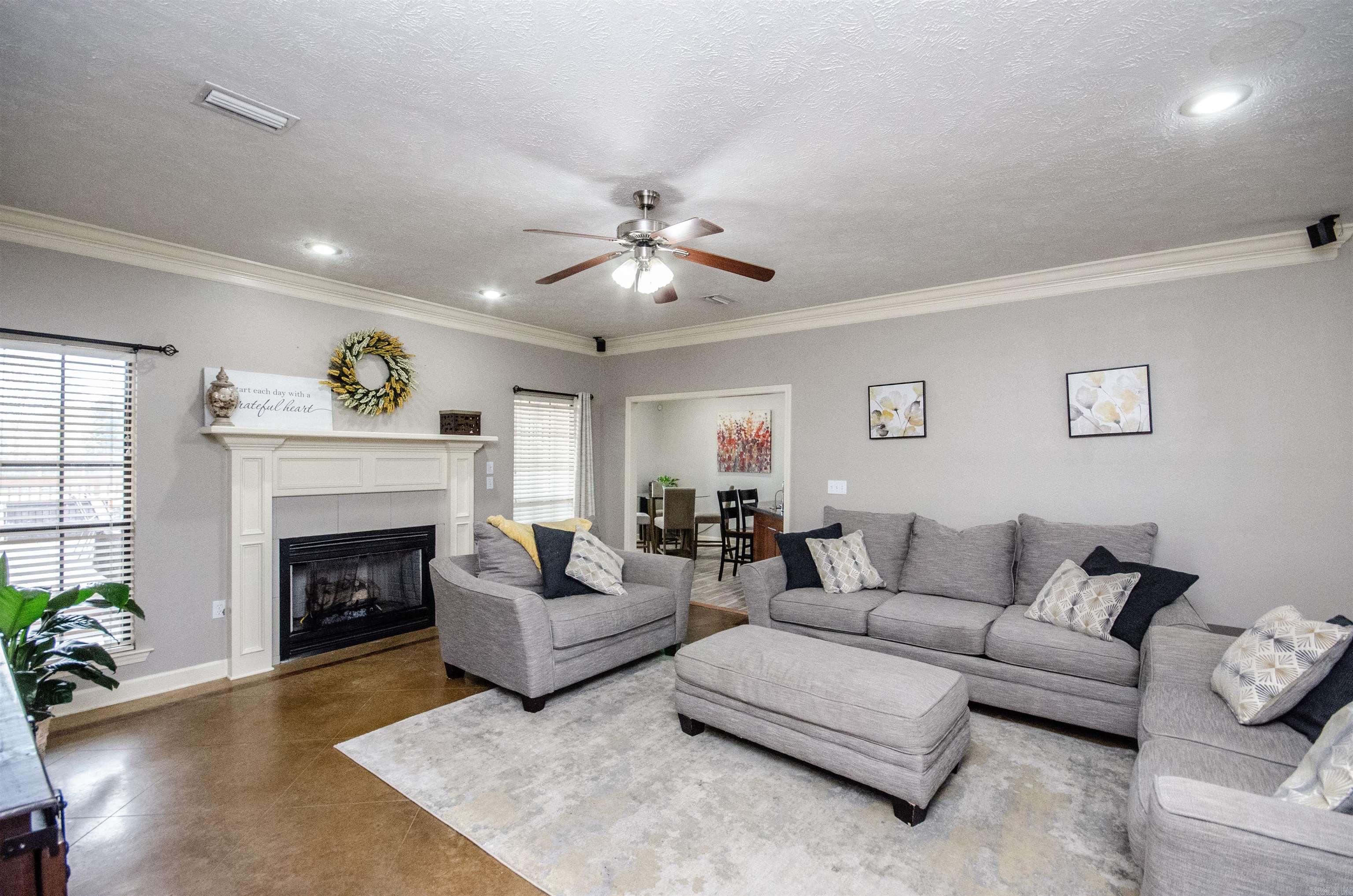 SPRING VALLEY - Residential