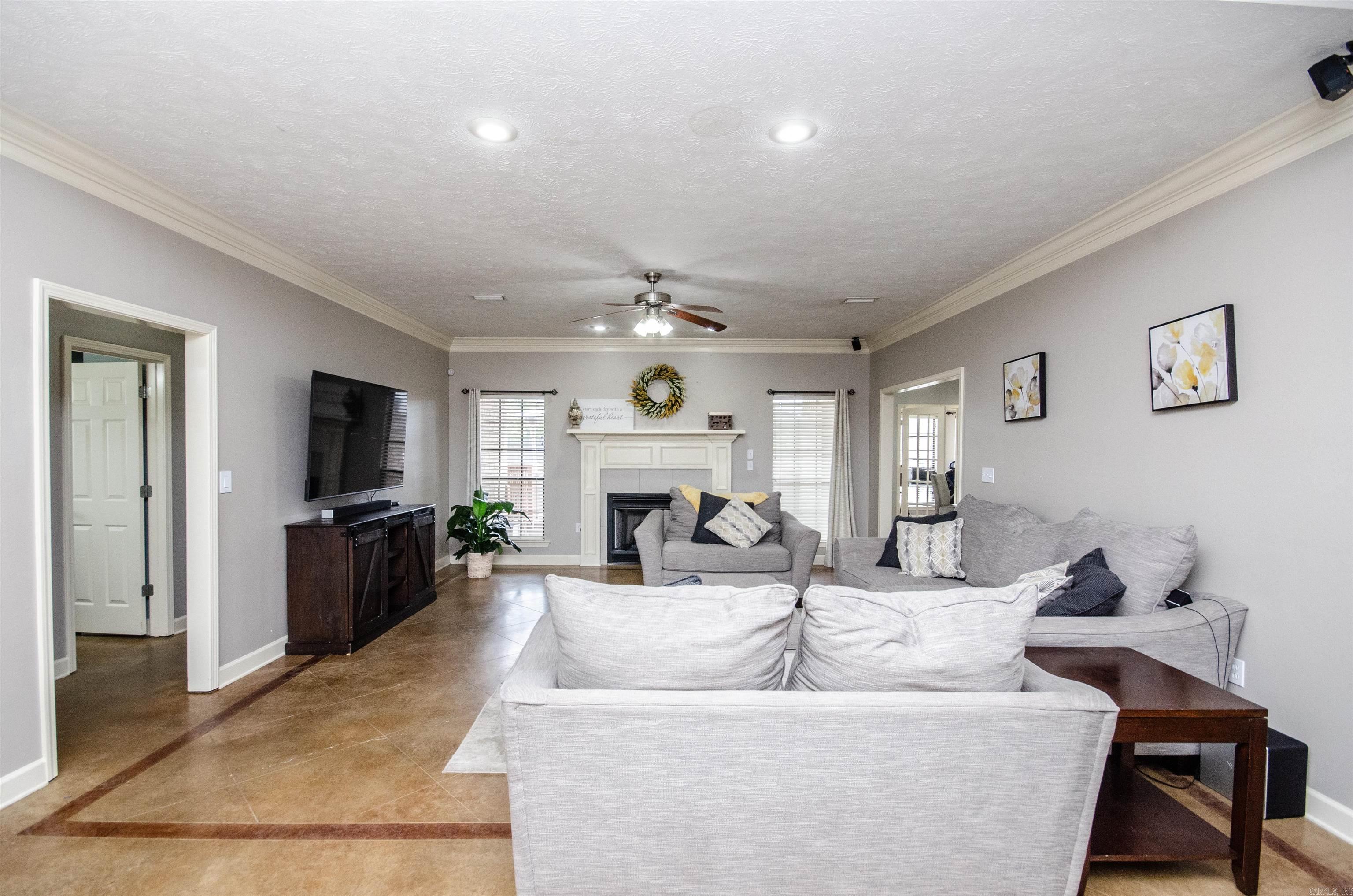 SPRING VALLEY - Residential