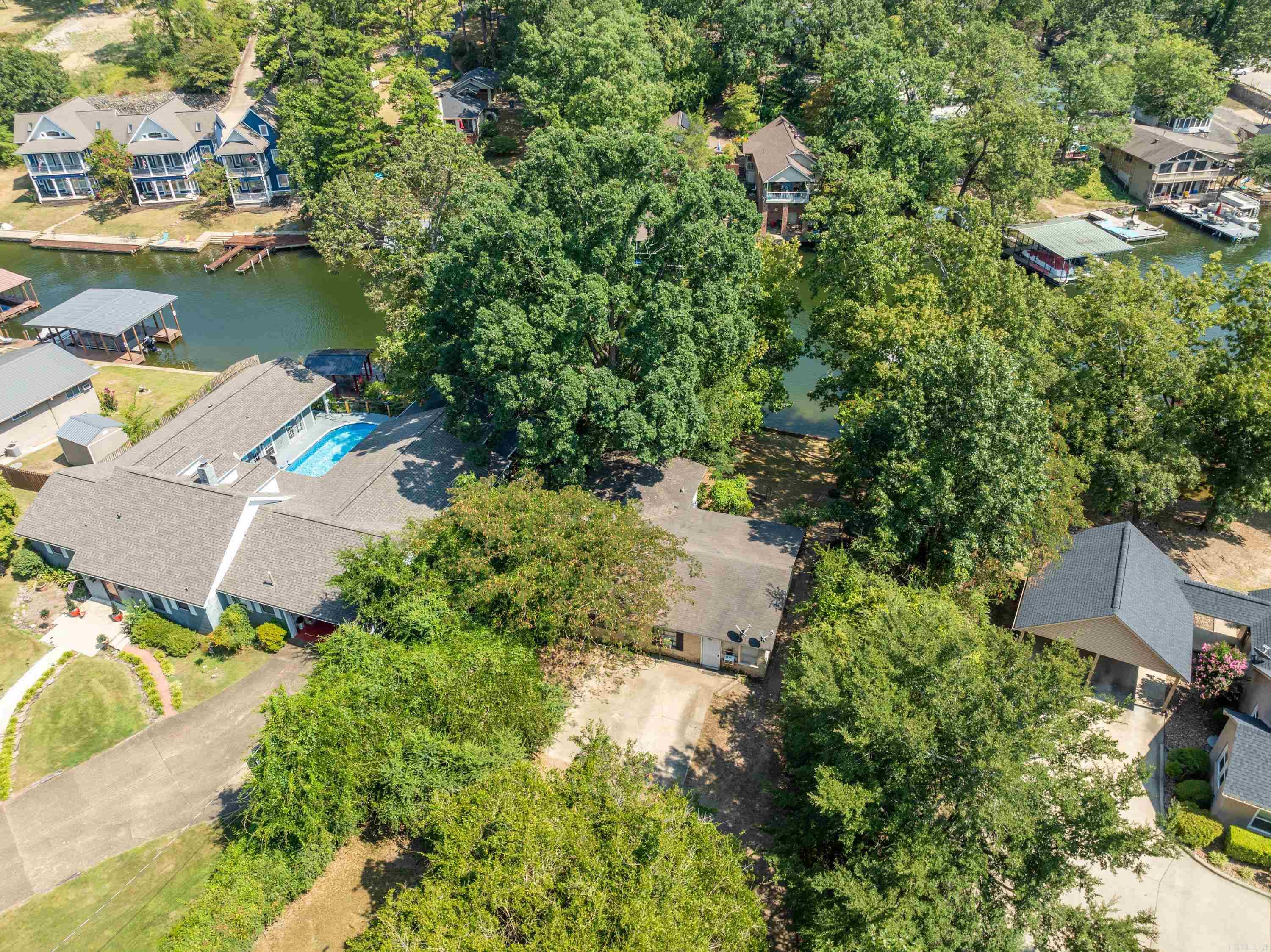 TWIN POINTS - Residential