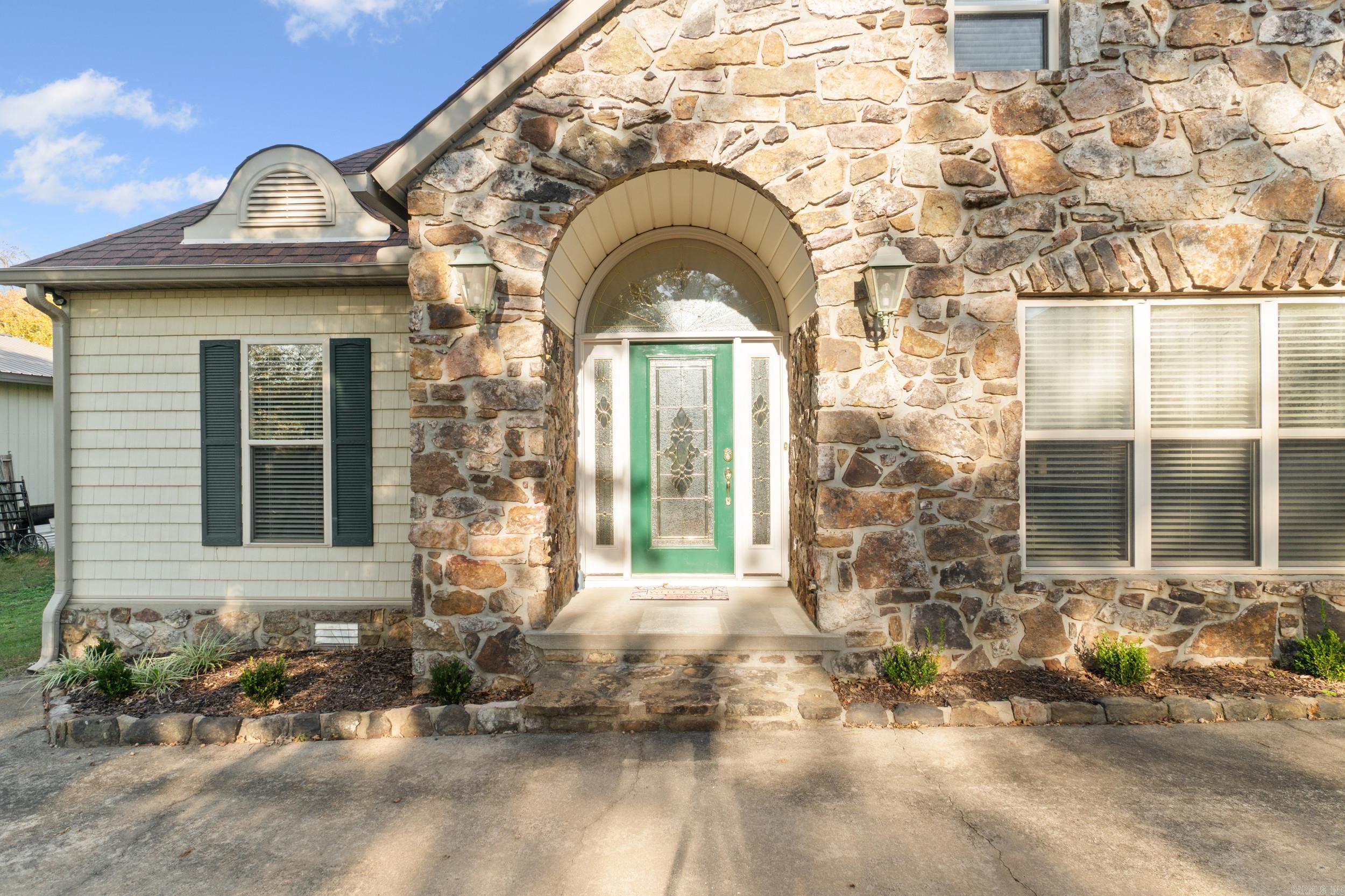 SUE ANN ACRES - Residential