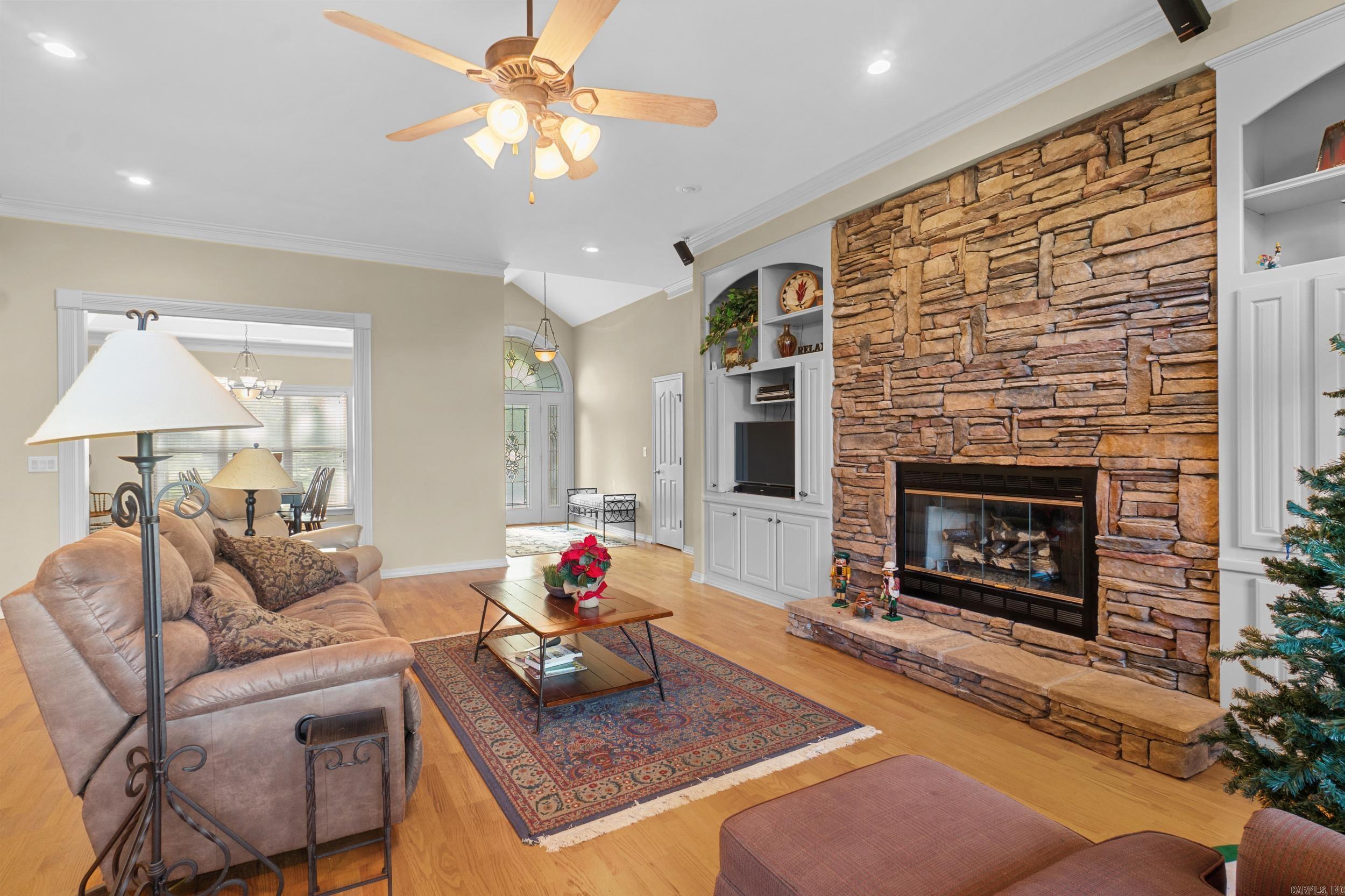 SUE ANN ACRES - Residential