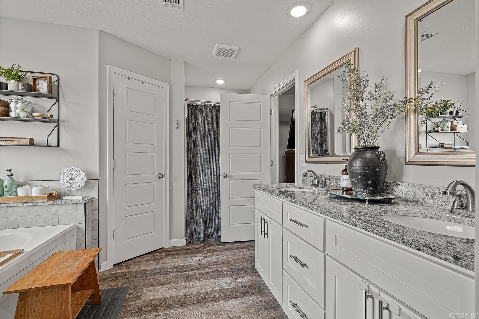 Donlee Ridge - Residential