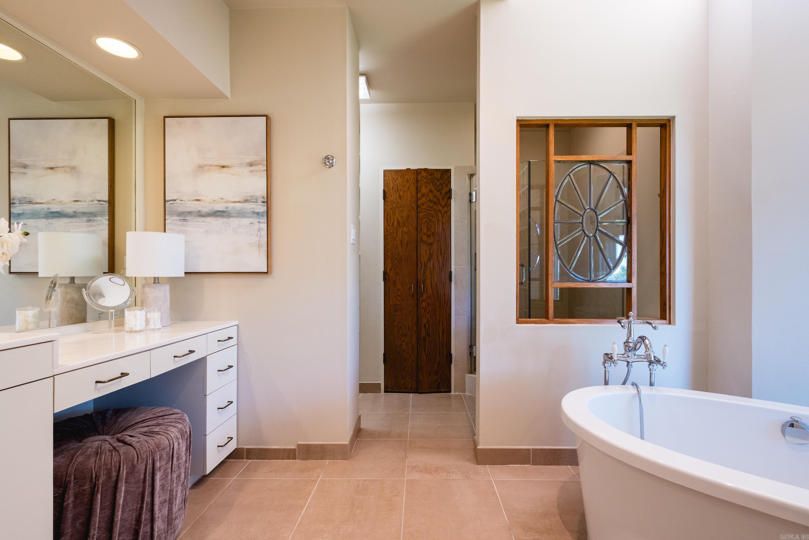 RIVER RIDGE - Residential