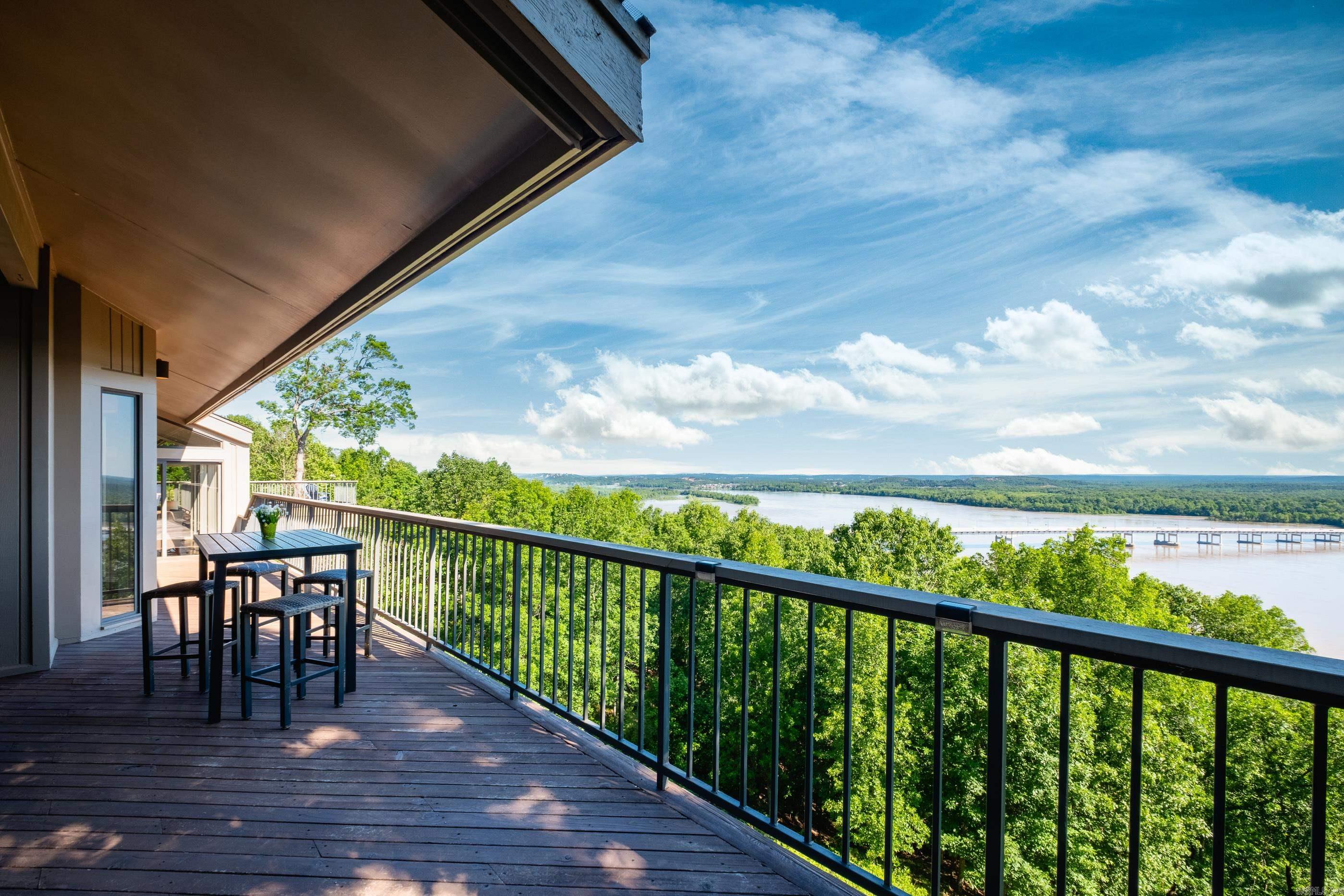 RIVER RIDGE - Residential