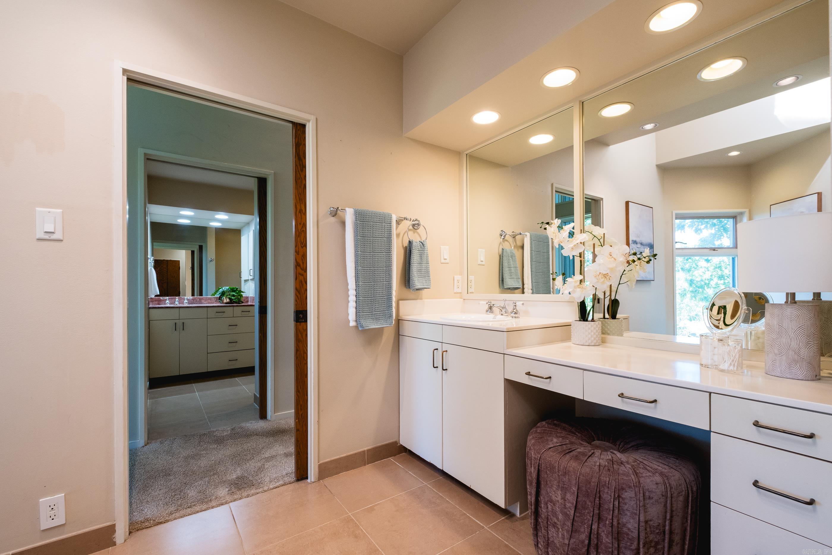 RIVER RIDGE - Residential