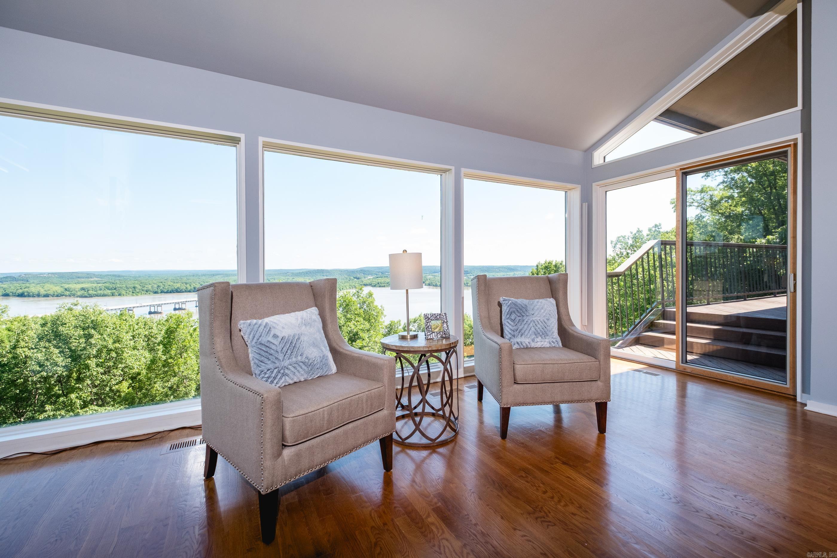 RIVER RIDGE - Residential