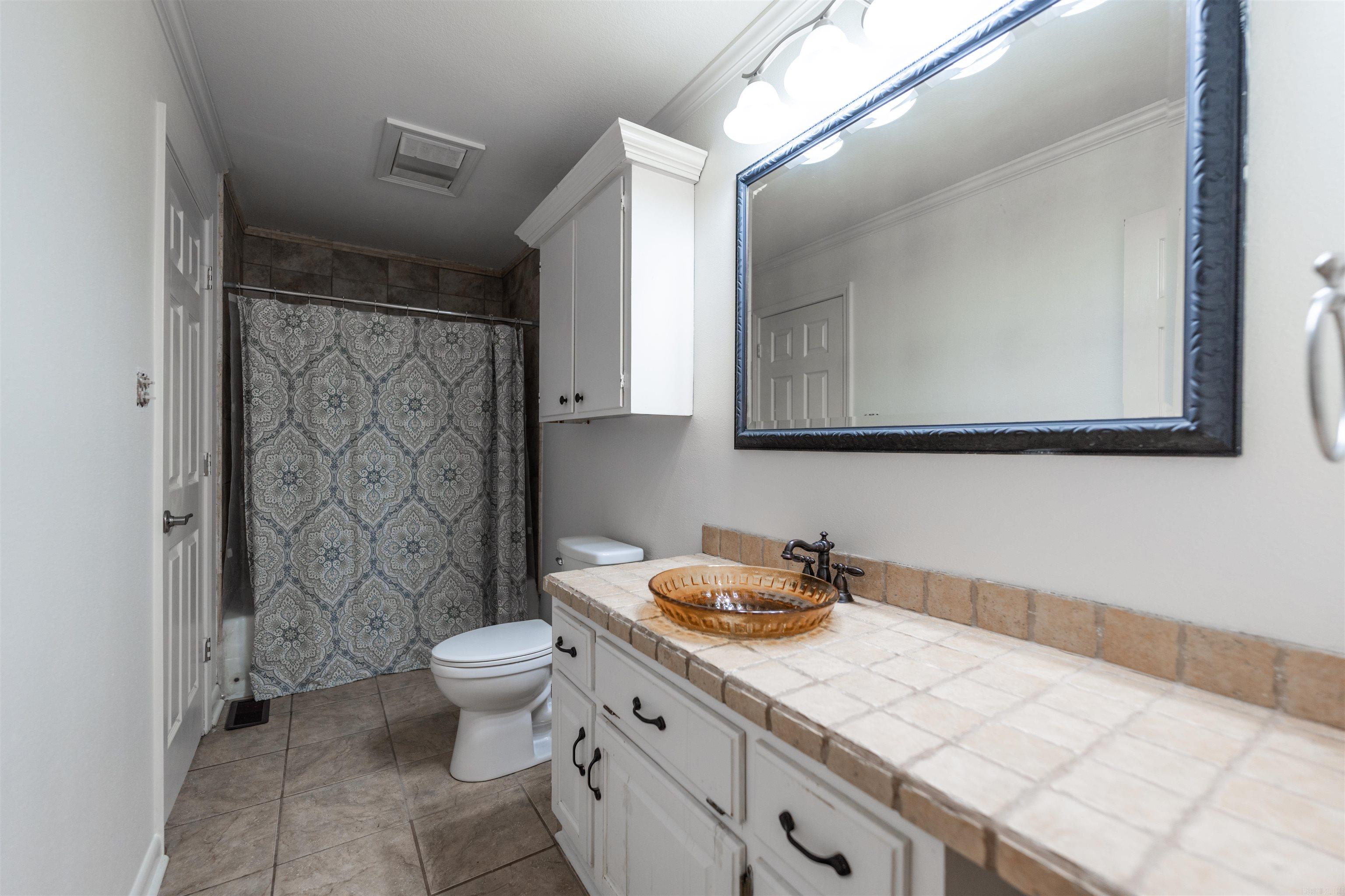 INDIAN HILLS - Residential