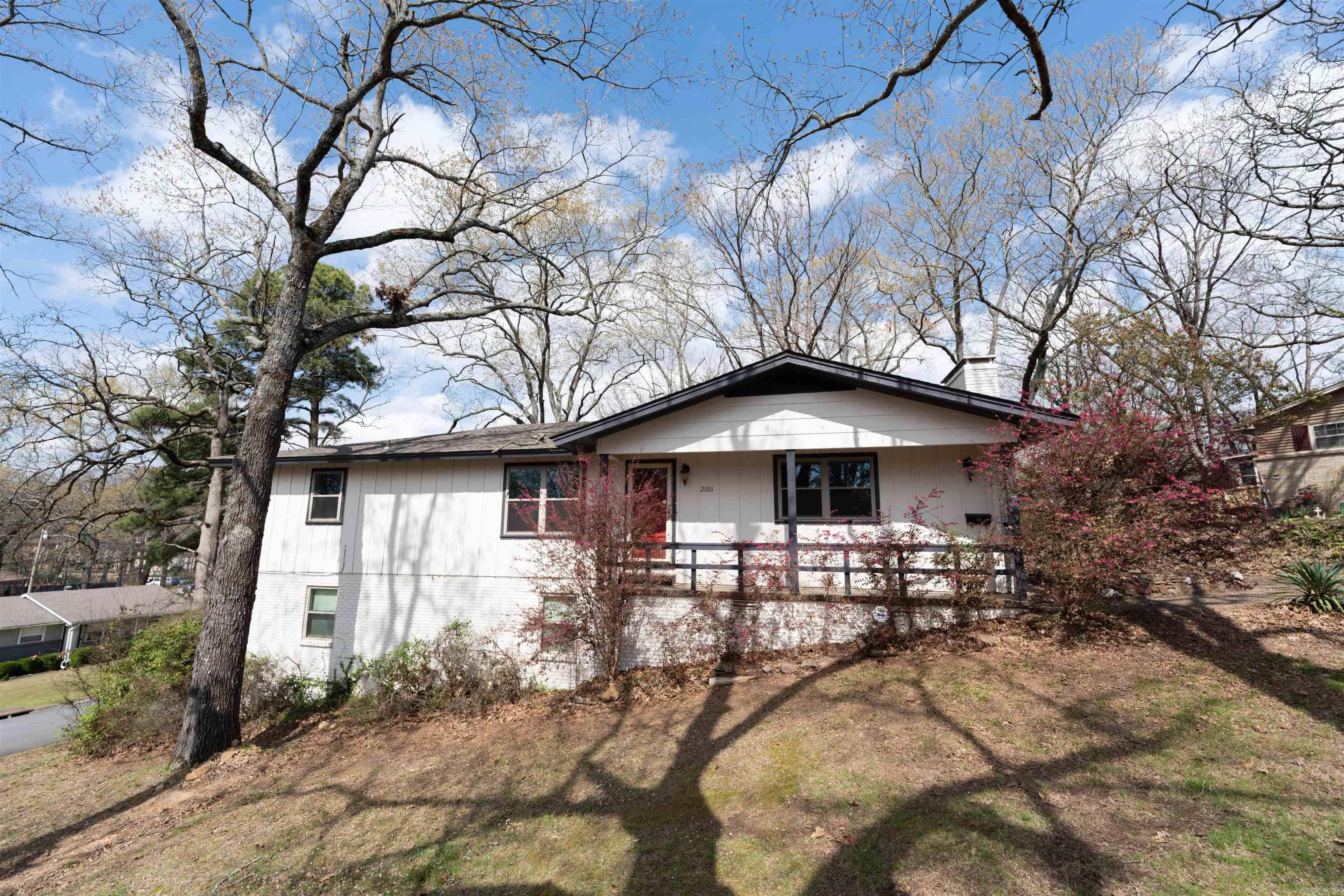 INDIAN HILLS - Residential