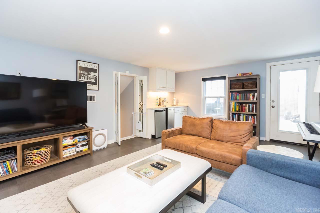 PULASKI HEIGHTS - Residential