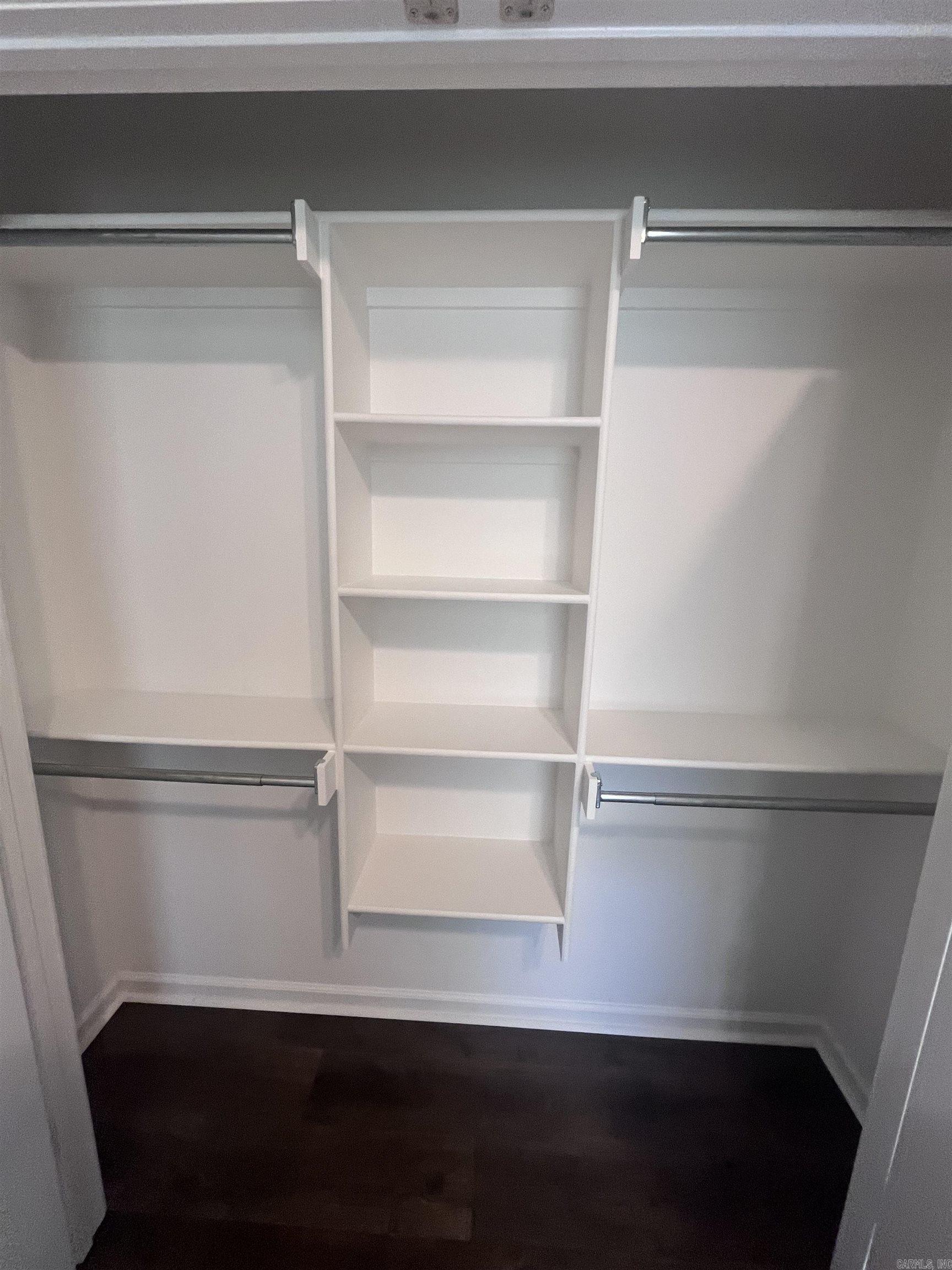 THOMAS - Residential