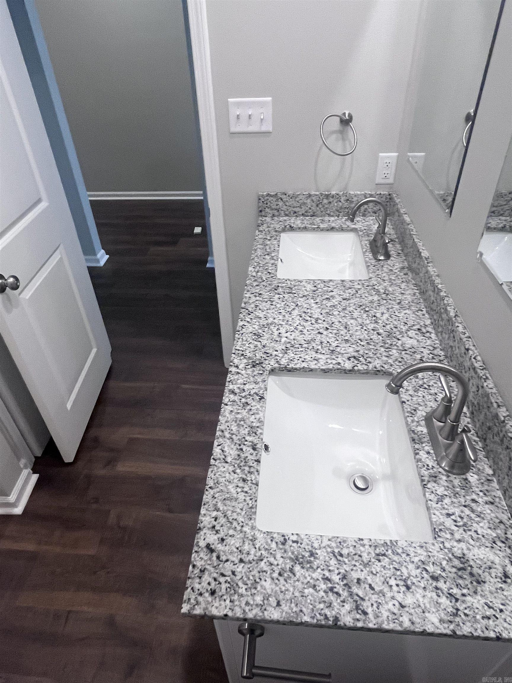 THOMAS - Residential