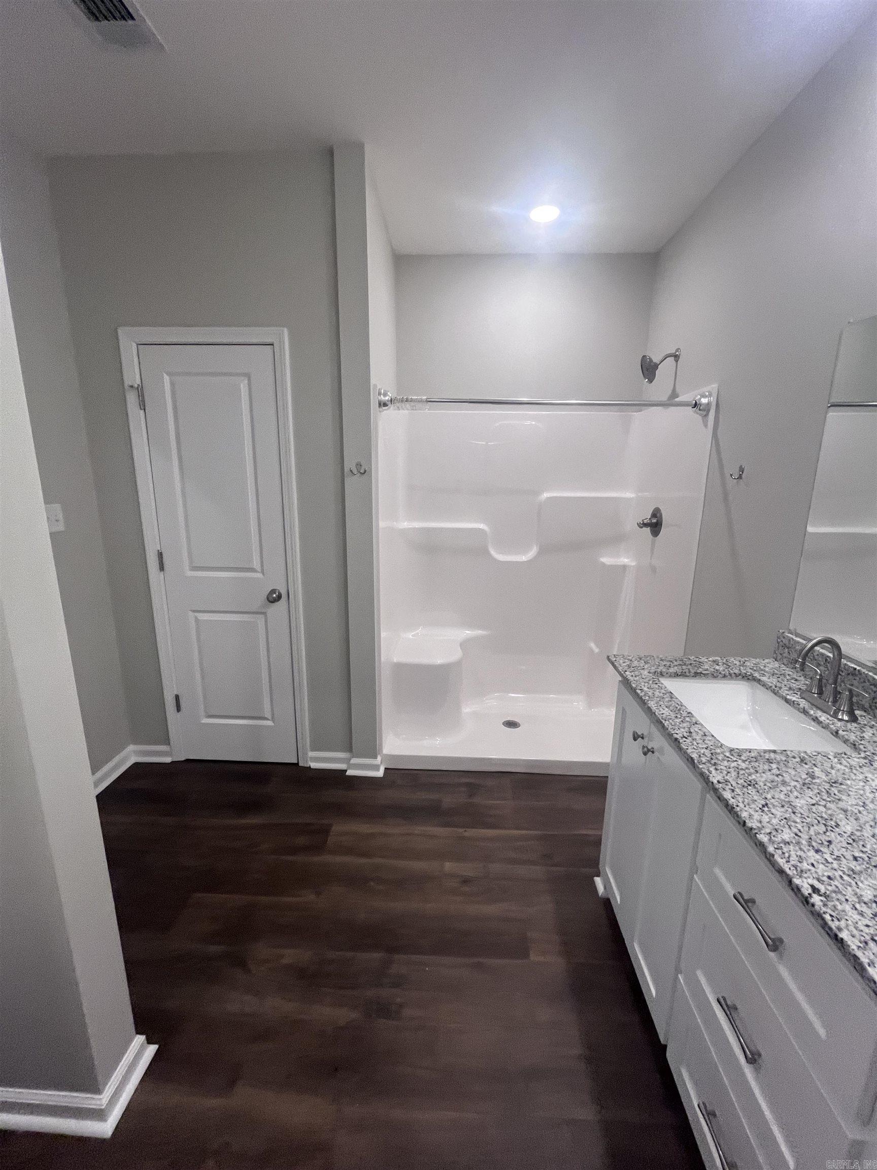 THOMAS - Residential