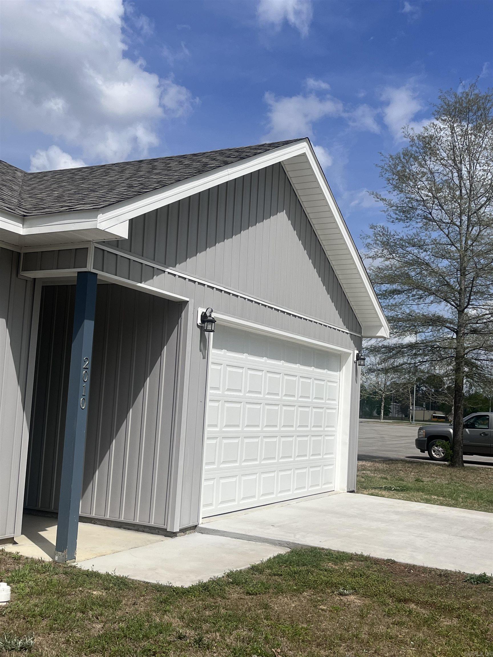 THOMAS - Residential