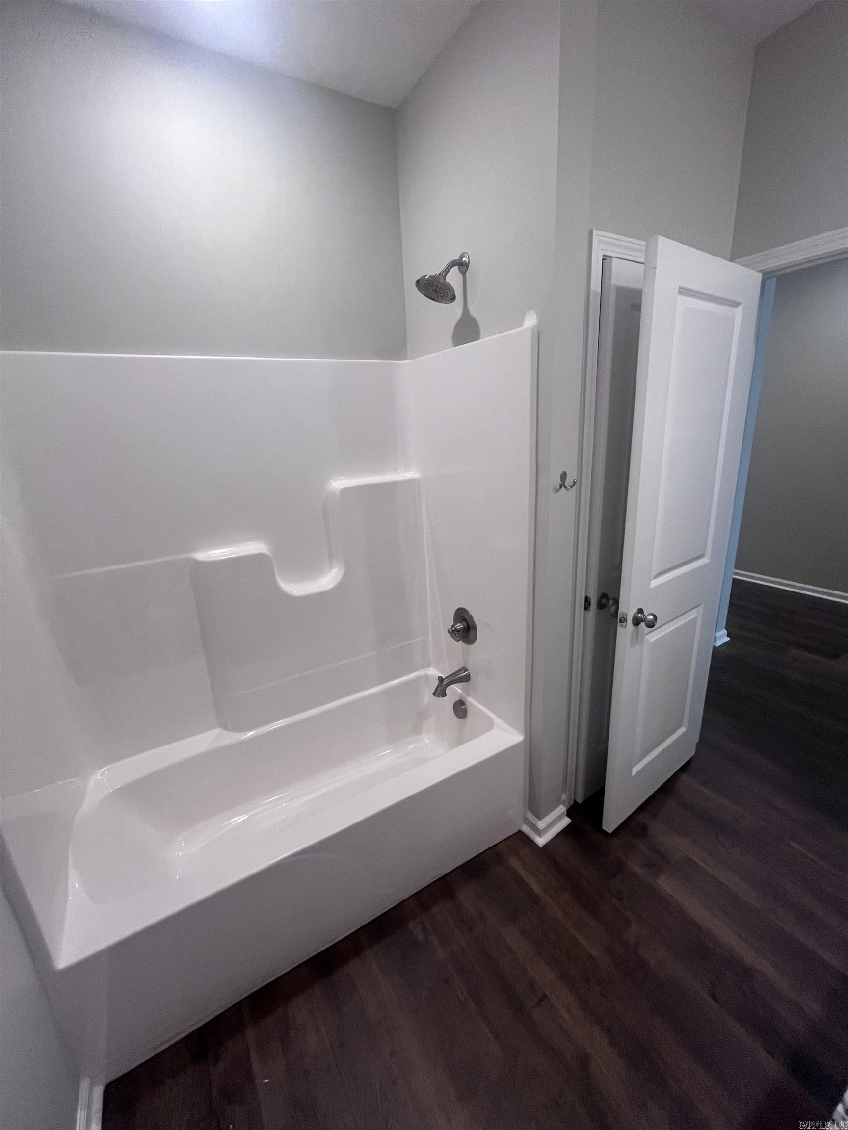 THOMAS - Residential