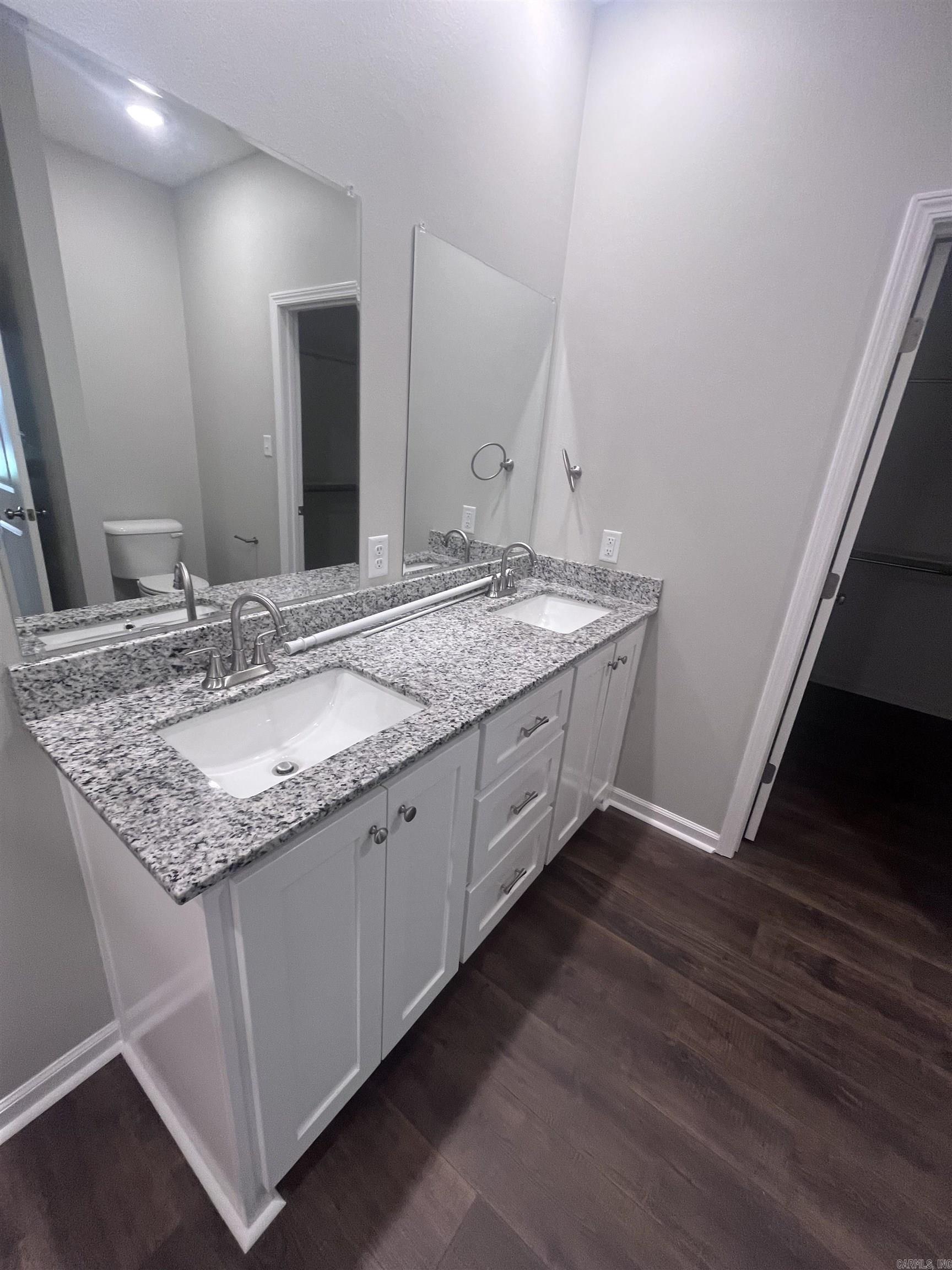 THOMAS - Residential