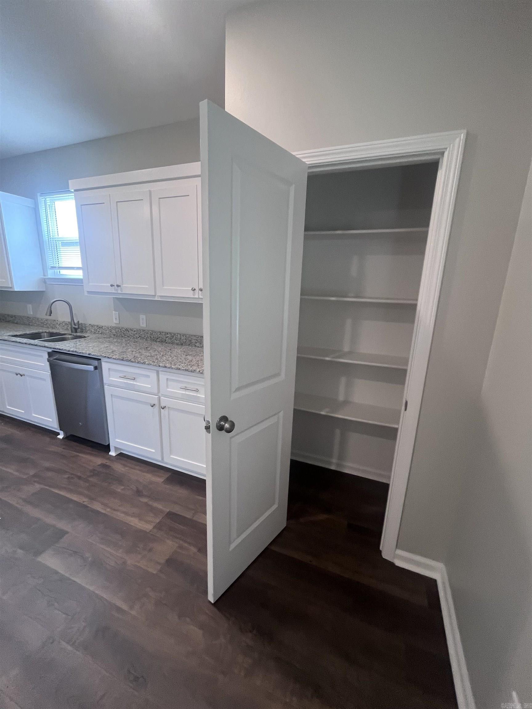 THOMAS - Residential