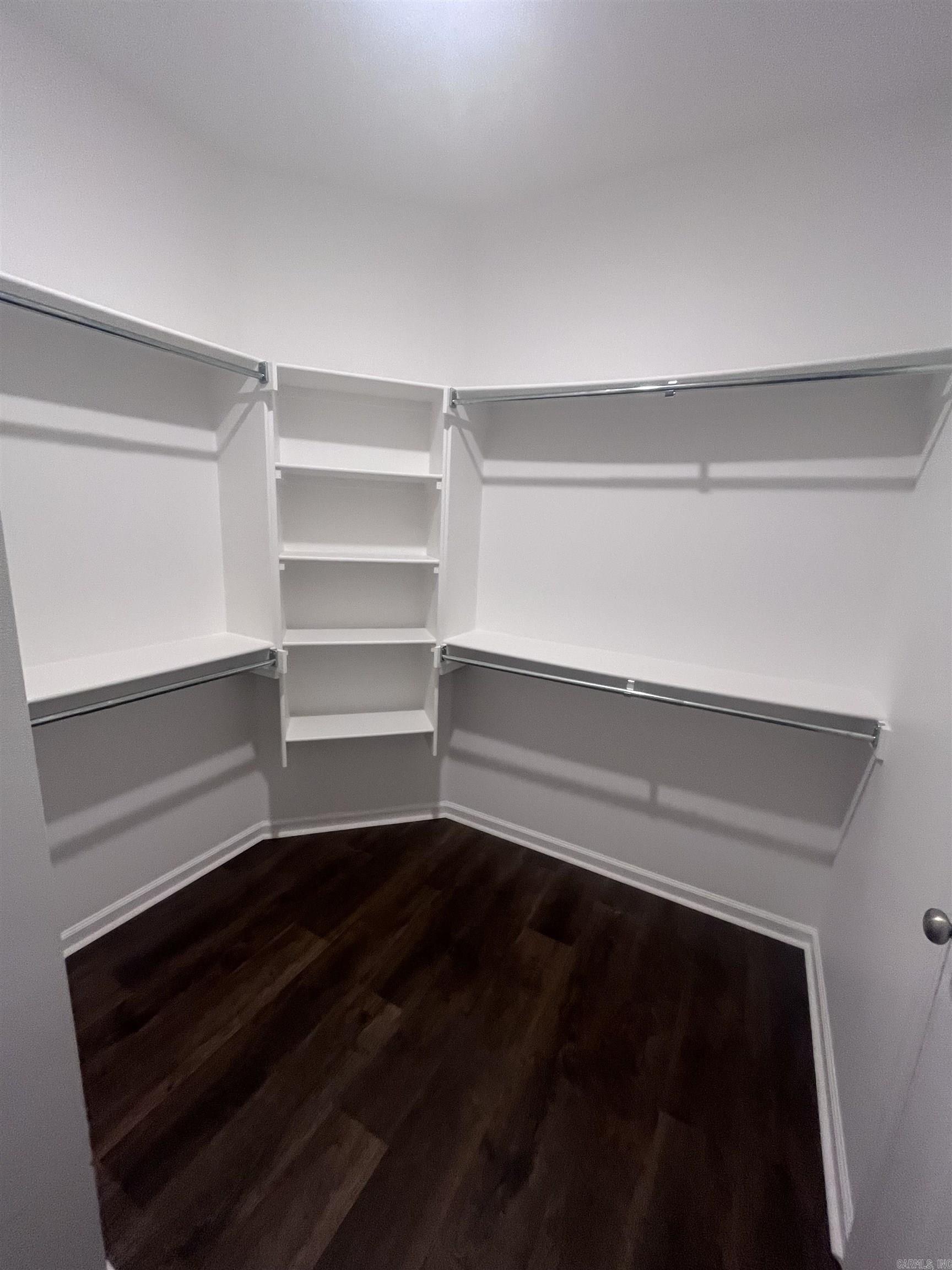 THOMAS - Residential